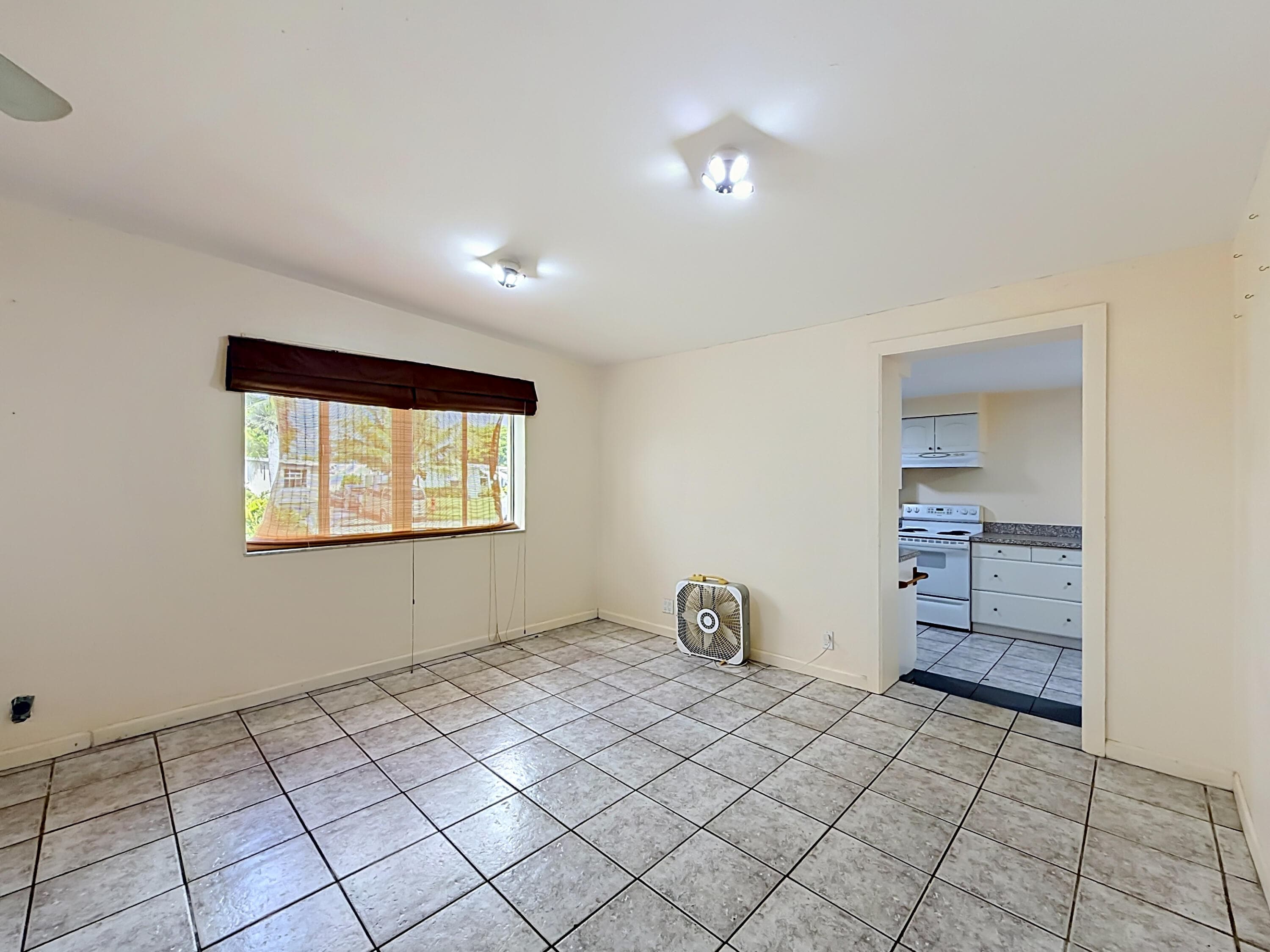 2066 Tarragon Road, West Palm Beach, FL 33415 — photo 10 of 35