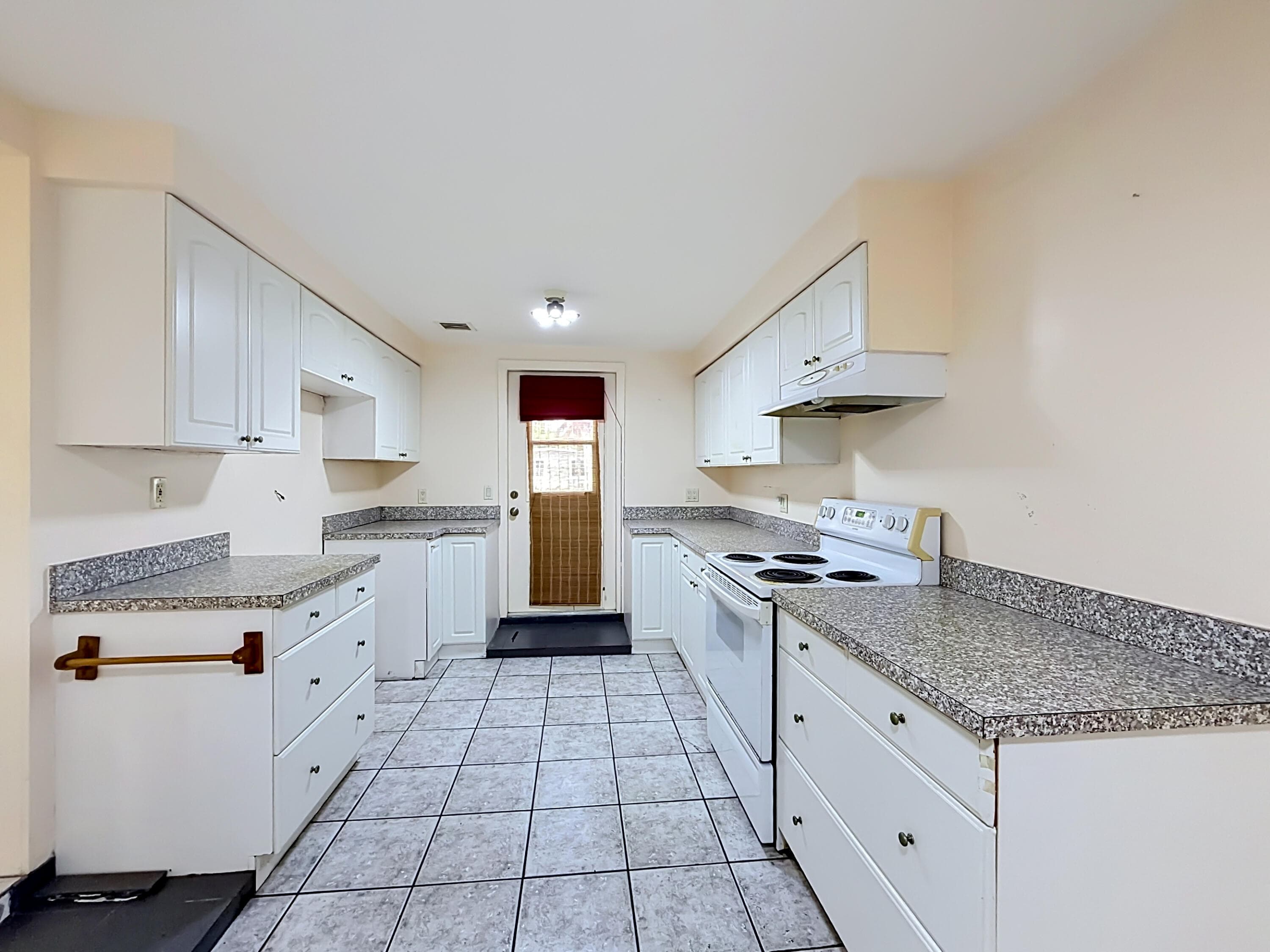 2066 Tarragon Road, West Palm Beach, FL 33415 — photo 14 of 35