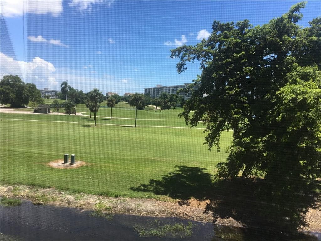2851 S Palm Aire Drive 309, Pompano Beach, FL 33069 — photo 6 of 10