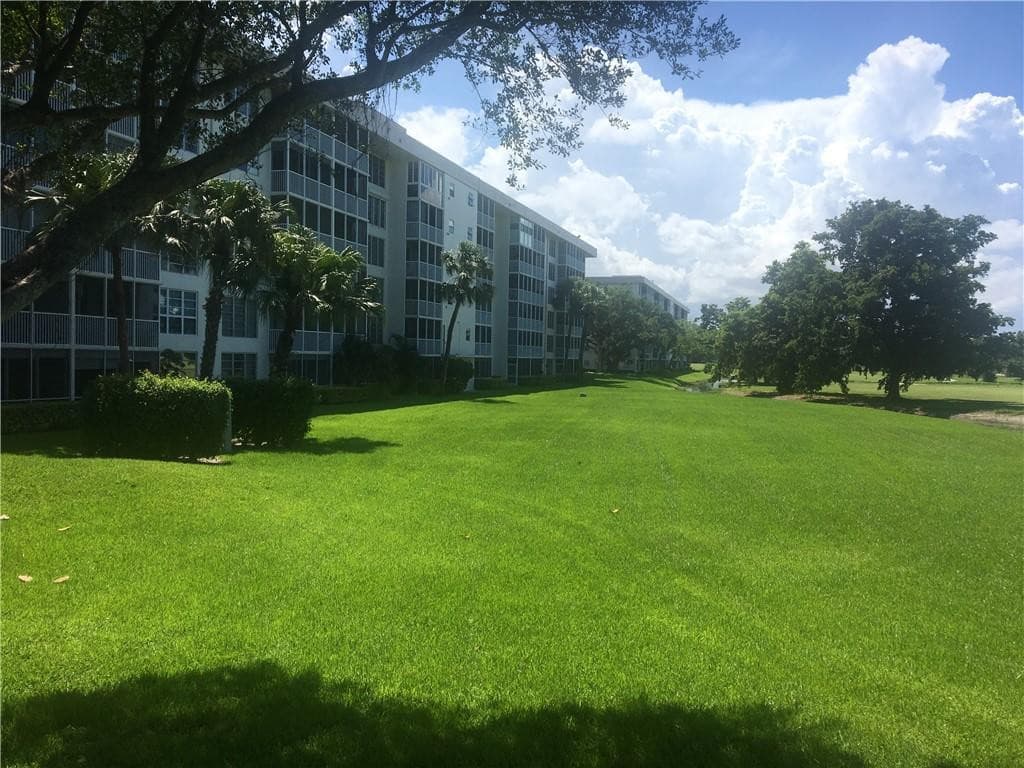 2851 S Palm Aire Drive 309, Pompano Beach, FL 33069 — photo 8 of 10