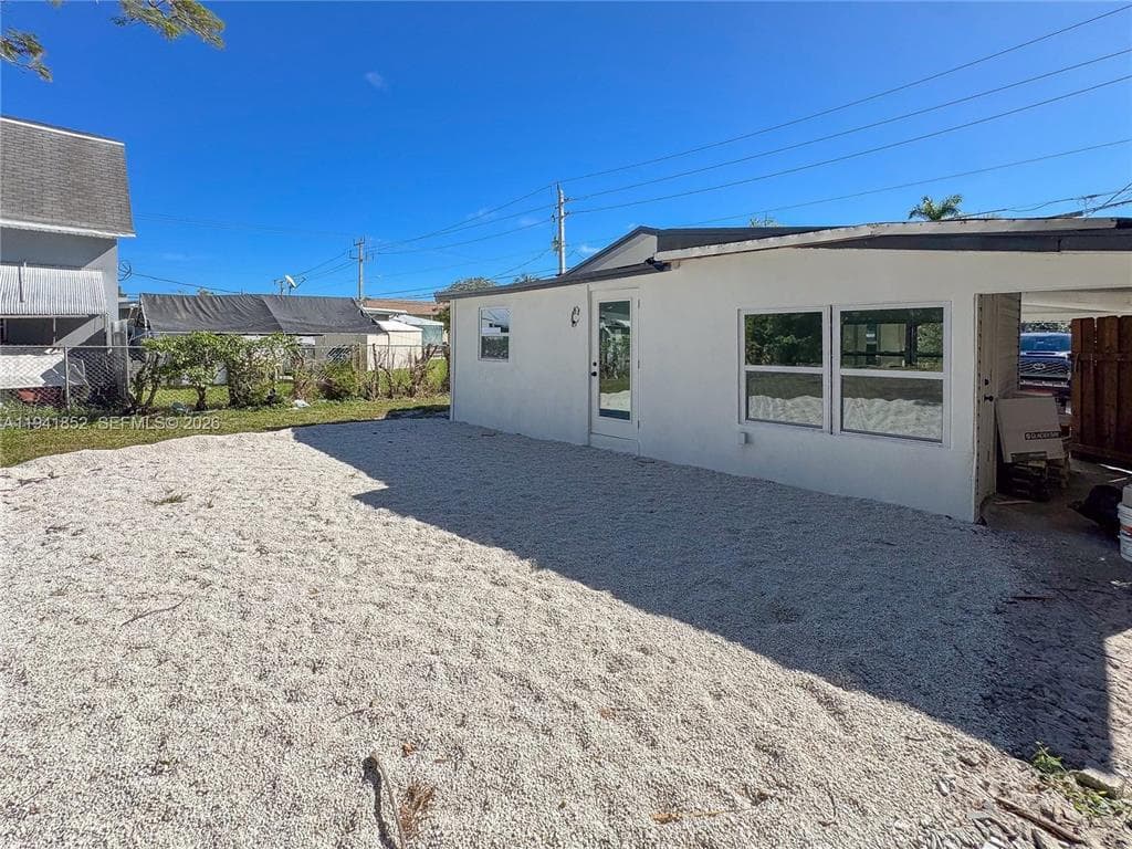 953 NE 37th Street, Oakland Park, FL 33334 — photo 8 of 8