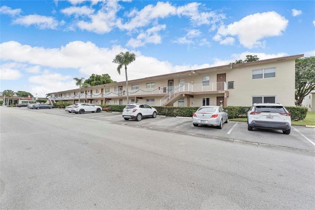 7300 NW 4th Place 105, Margate, FL 33063 — photo 1 of 7