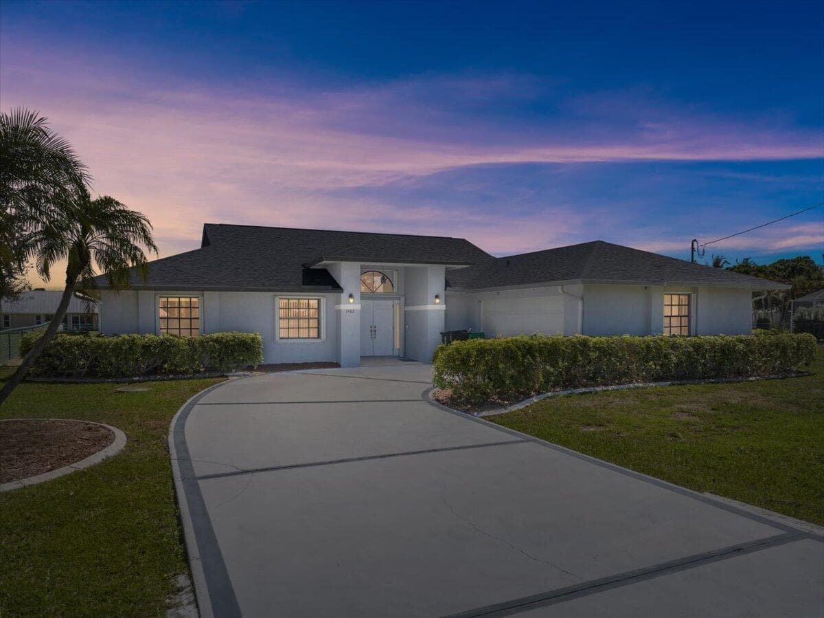 1902 SE Gaskins Circle, Port St. Lucie, FL 34952 — photo
