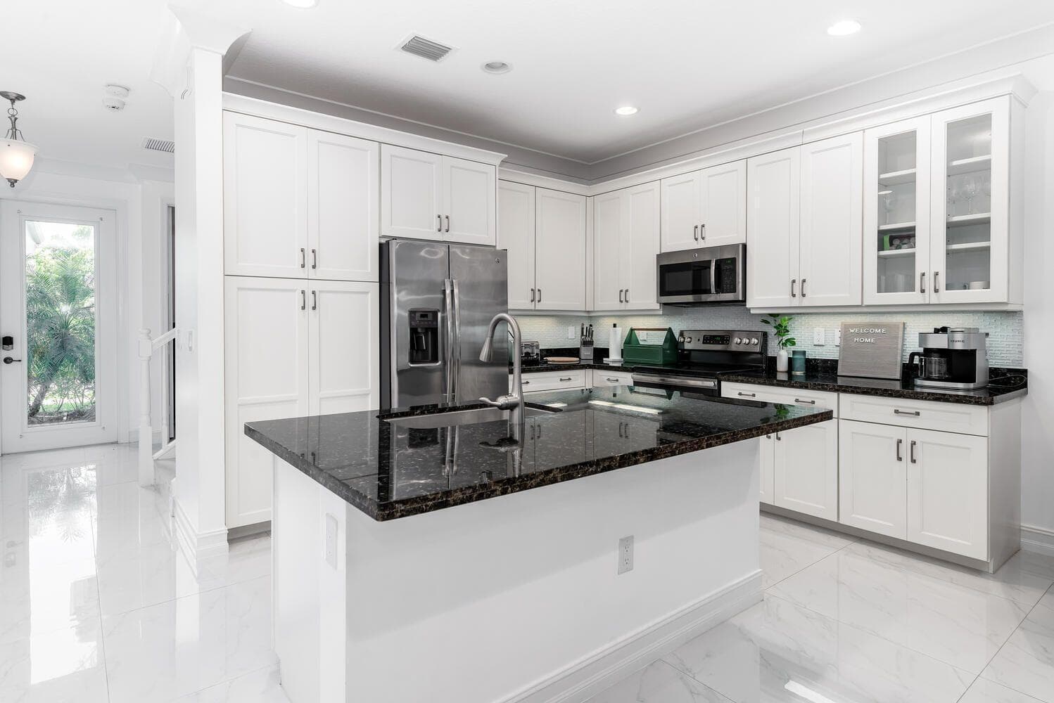 8092 Lemon Serpentine Lane, Delray Beach, FL 33446 — photo 4 of 25