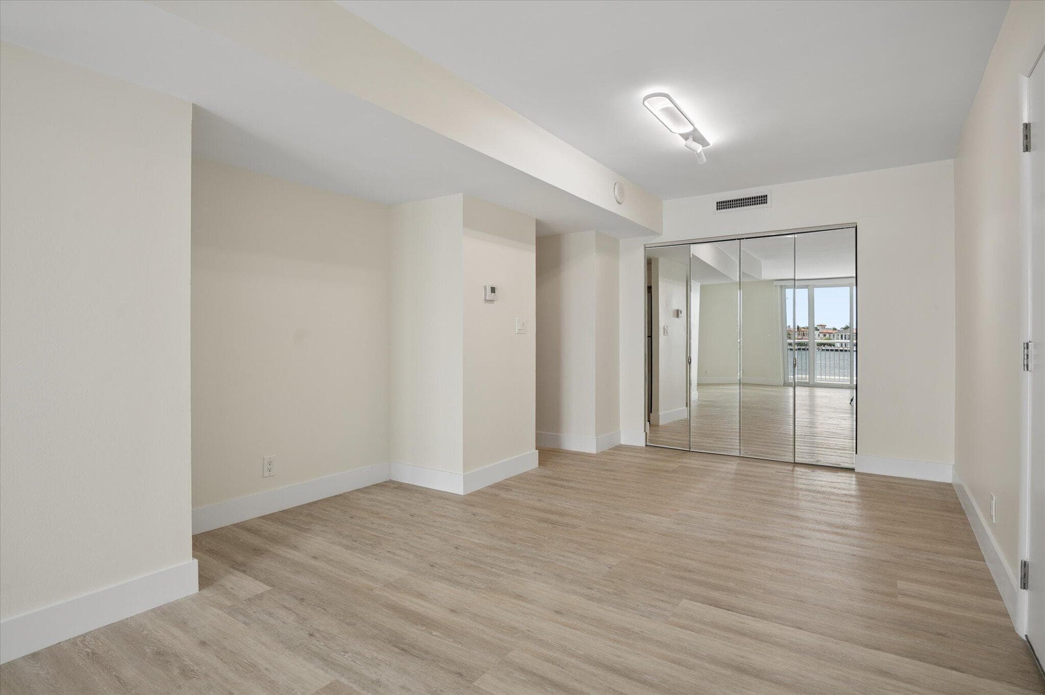 511 Bayshore Drive 206, Fort Lauderdale, FL 33304 — photo 5 of 23