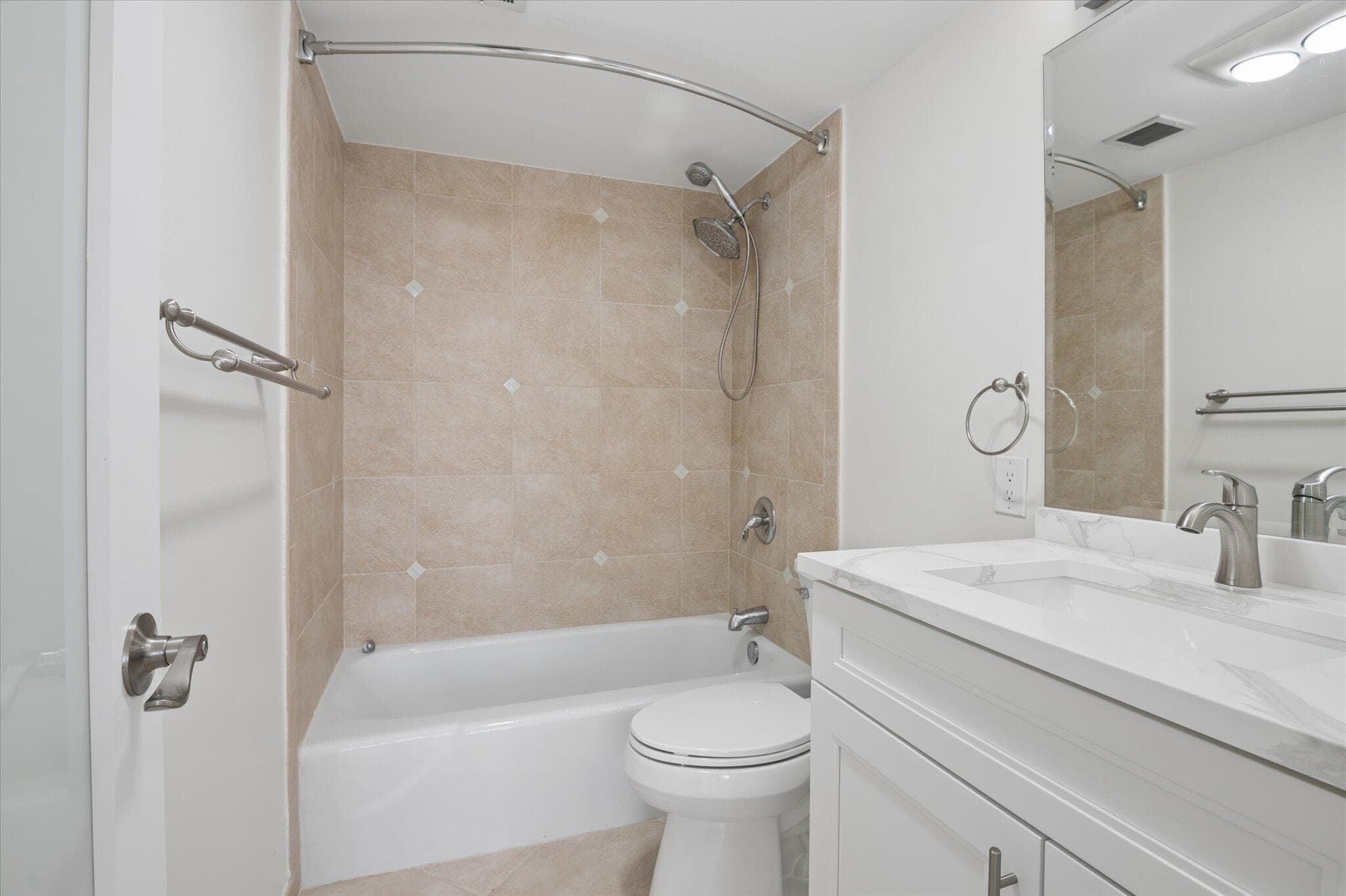511 Bayshore Drive 206, Fort Lauderdale, FL 33304 — photo 10 of 23