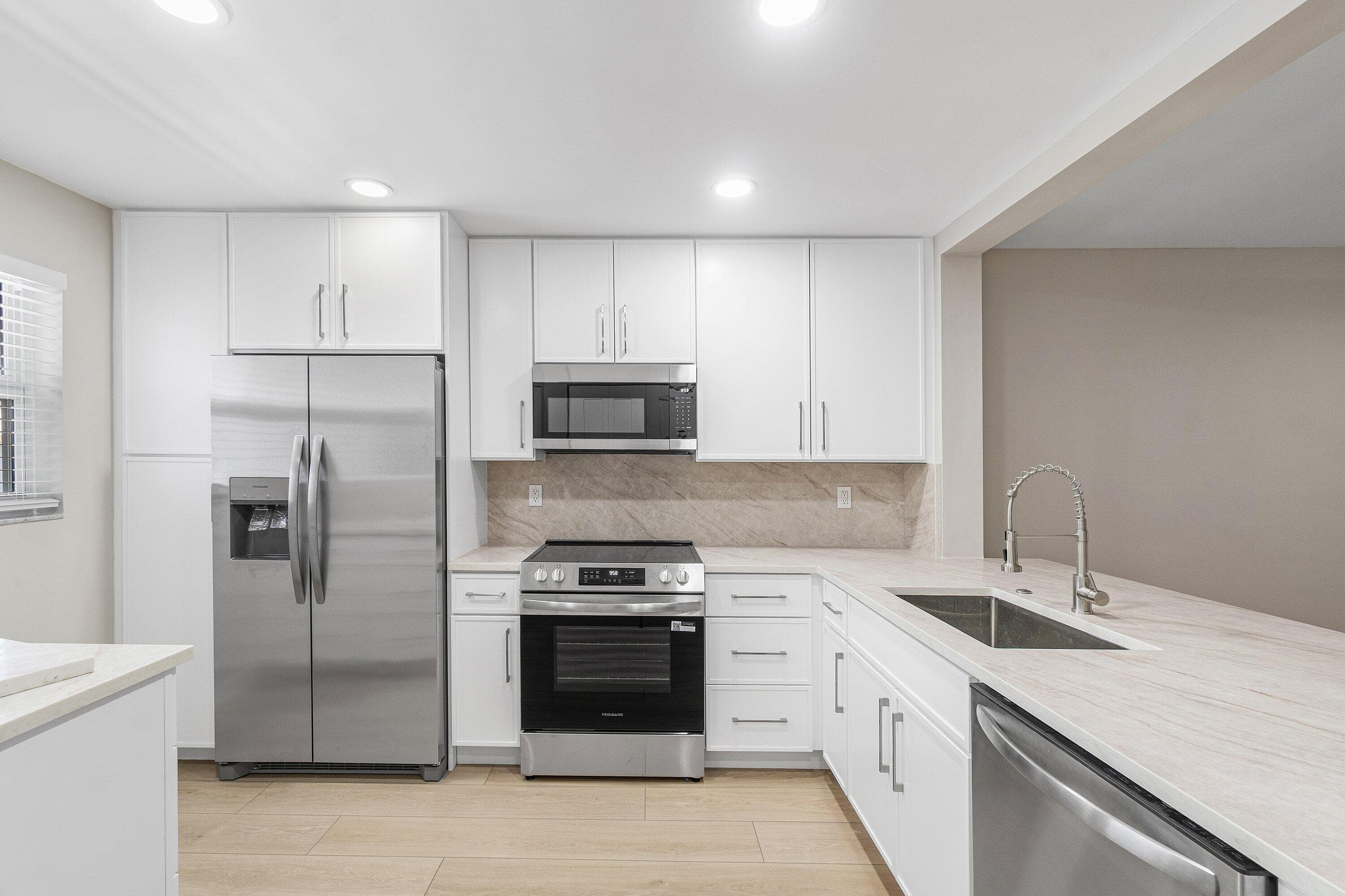 2905 SW 22nd Avenue 2020, Delray Beach, FL 33445 — photo 1 of 40