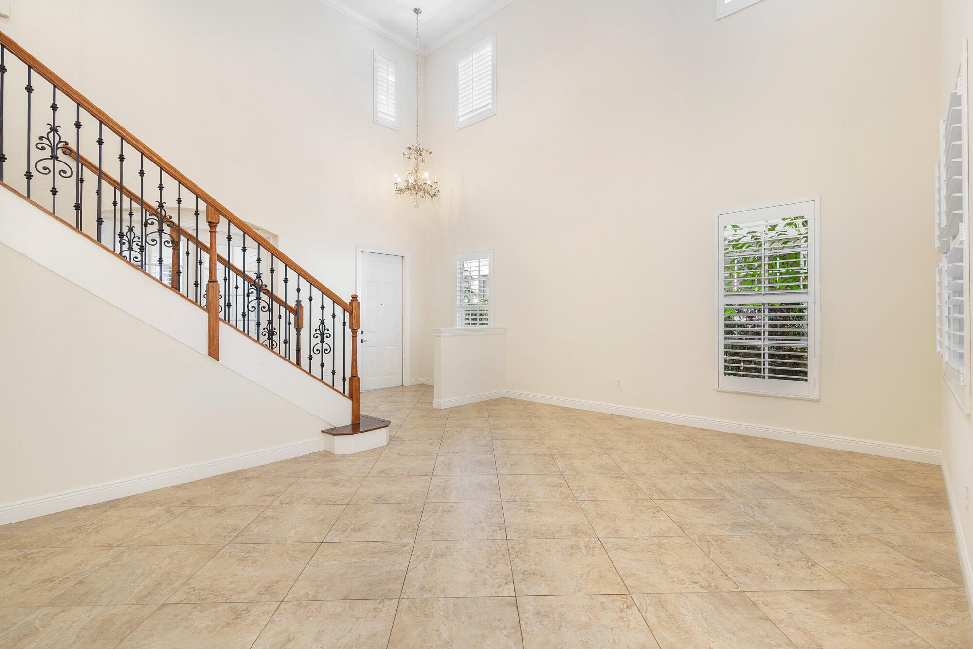 957 Mill Creek Drive, Palm Beach Gardens, FL 33410 — photo 4 of 48