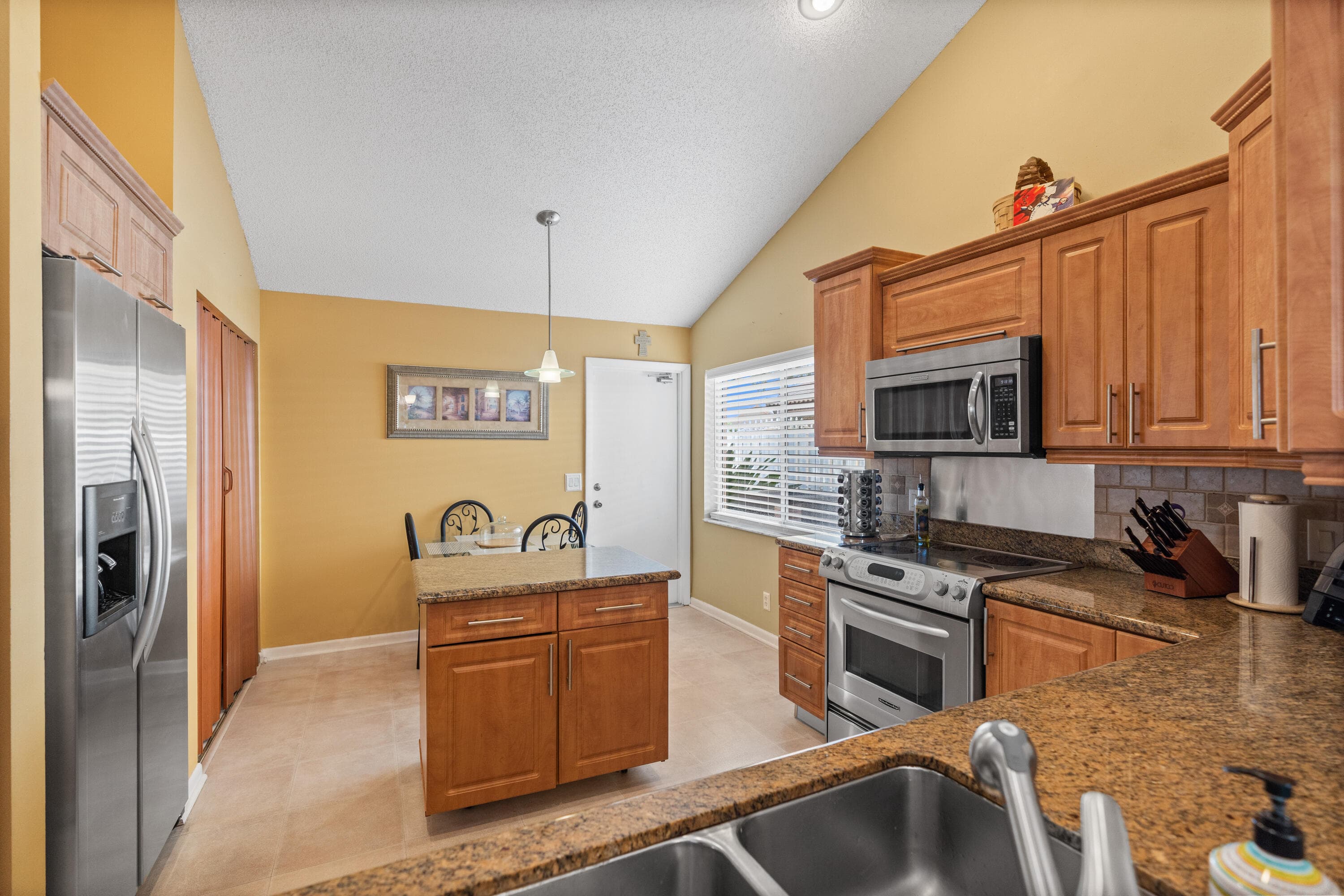 16321 NW 11th Street, Pembroke Pines, FL 33028 — photo 28 of 43