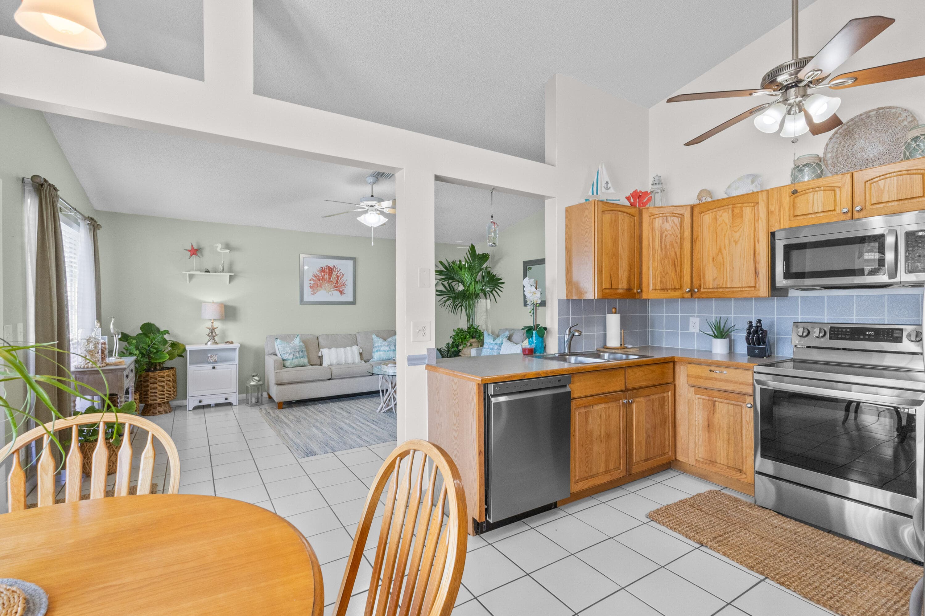 13401 SW 9th Place, Davie, FL 33325 — photo 9 of 38