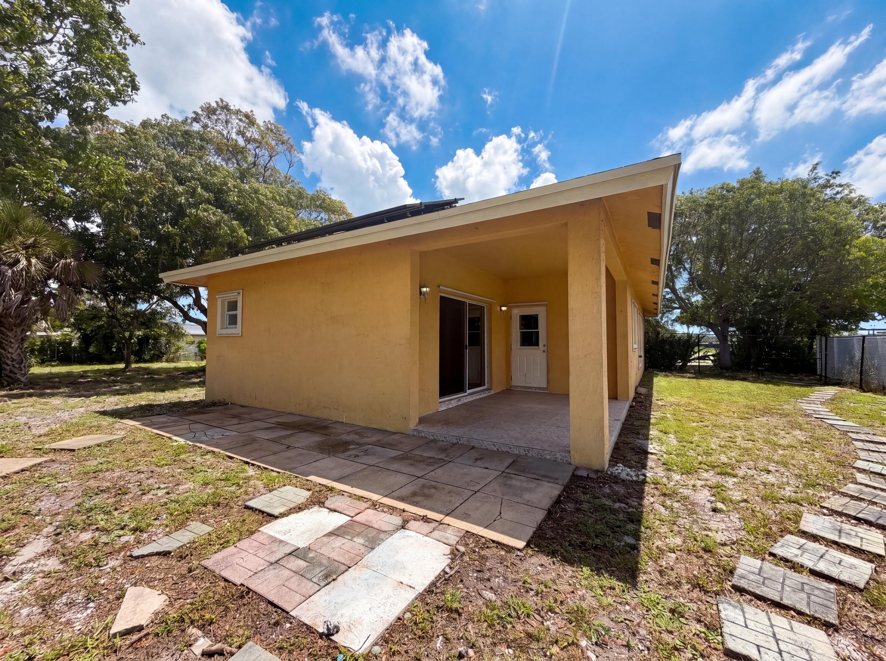 453 N Deerfield Avenue, Deerfield Beach, FL 33441 — photo 5 of 19