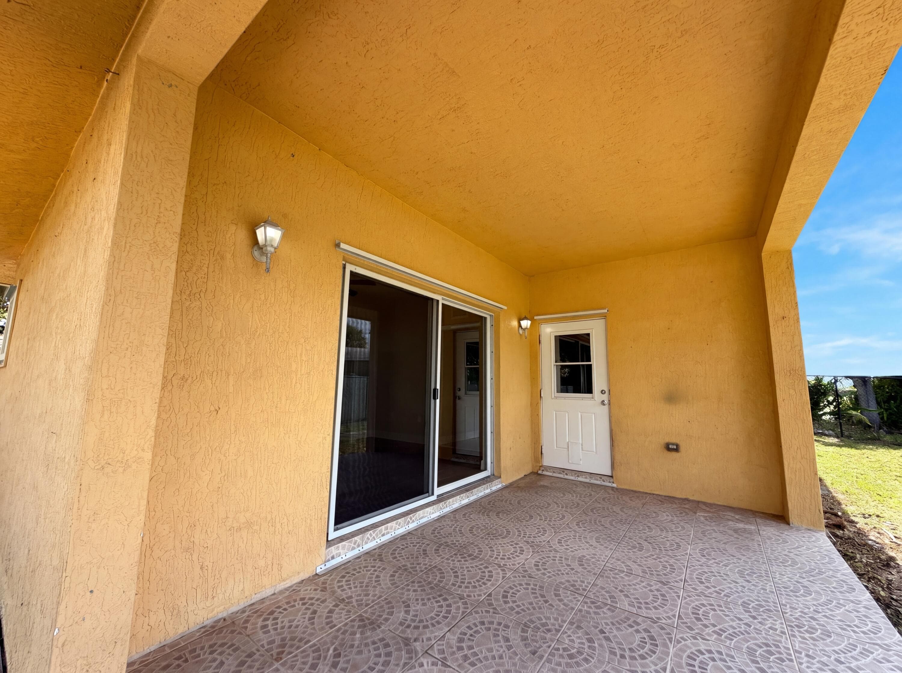 453 N Deerfield Avenue, Deerfield Beach, FL 33441 — photo 18 of 19