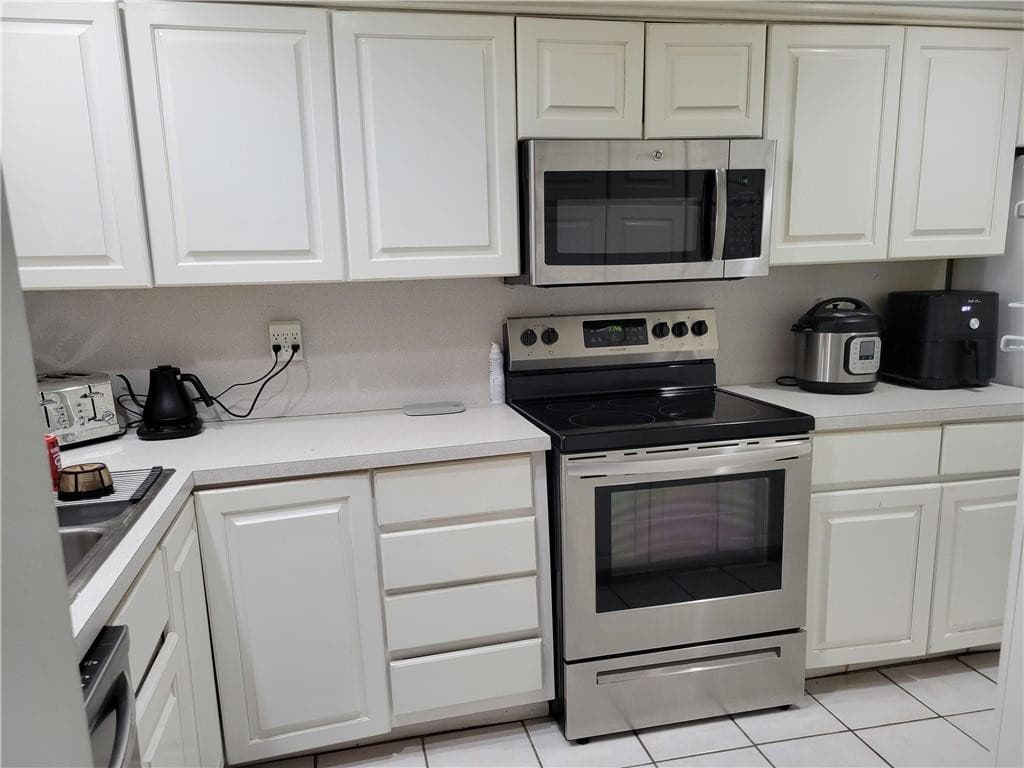 599 NE 7th Avenue, Fort Lauderdale, FL 33301 — photo 5 of 15