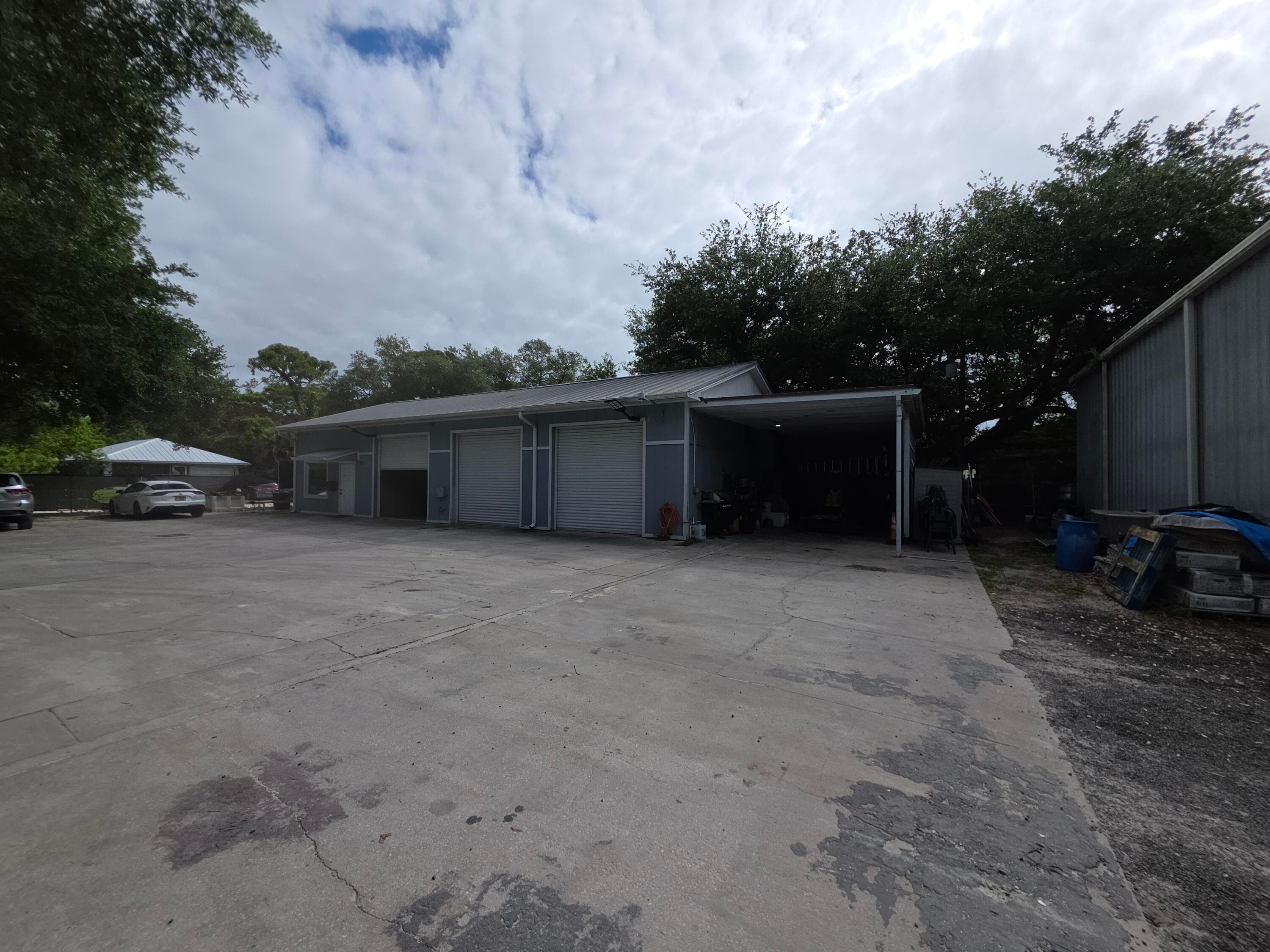 806 SW 11th Dr Drive SW, Vero Beach, FL 32962 — photo 2 of 10