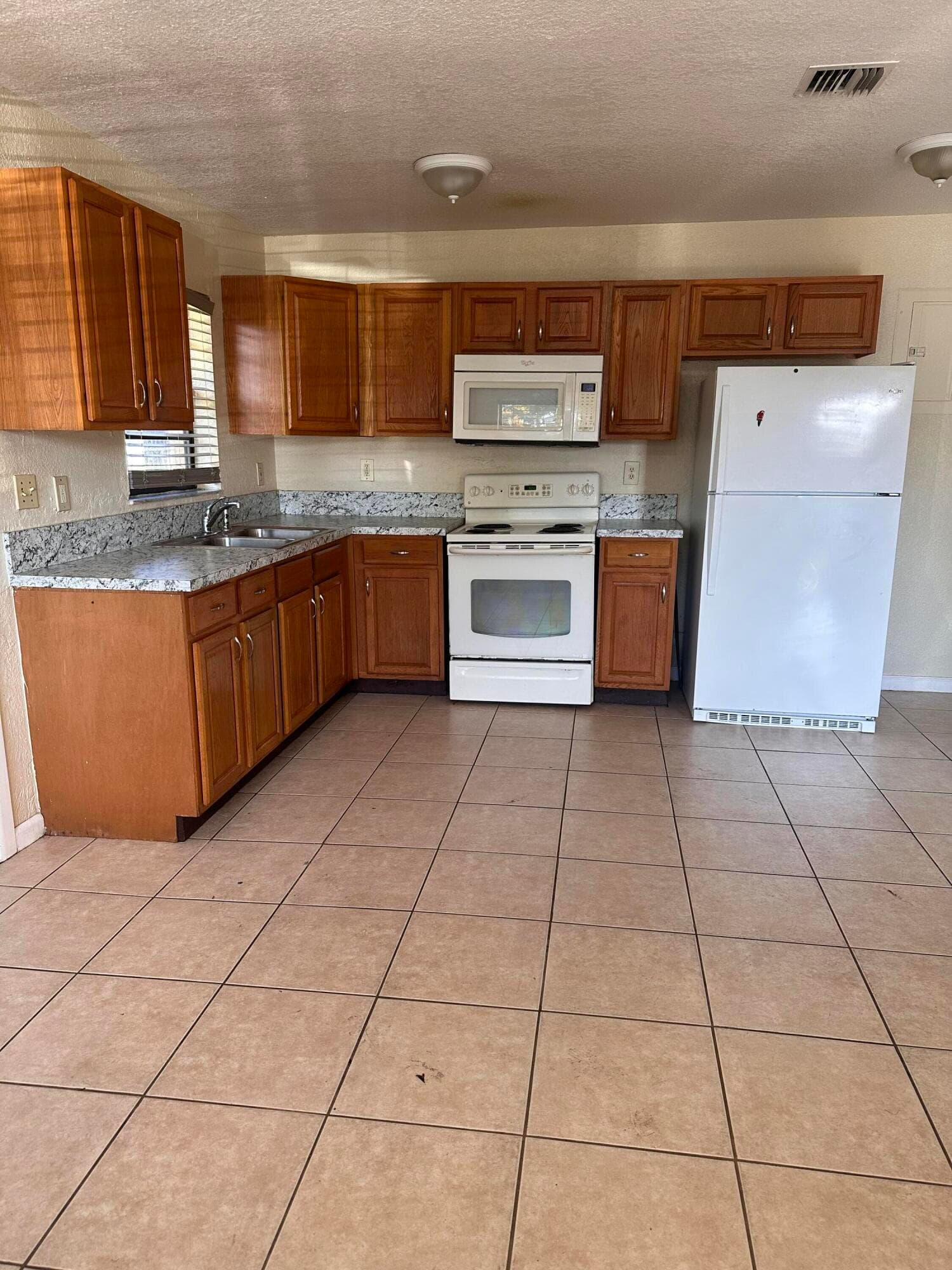 50 NW 8th Avenue 1, Dania Beach, FL 33004 — photo 1 of 10