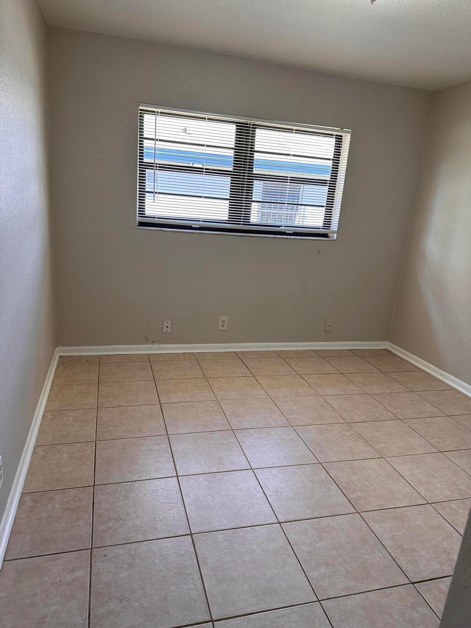 50 NW 8th Avenue 1, Dania Beach, FL 33004 — photo 4 of 10