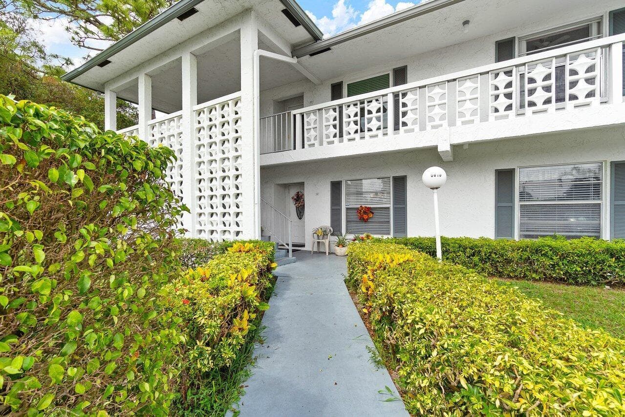 5010 Privet Place 101, Delray Beach, FL 33484 — photo 1 of 29