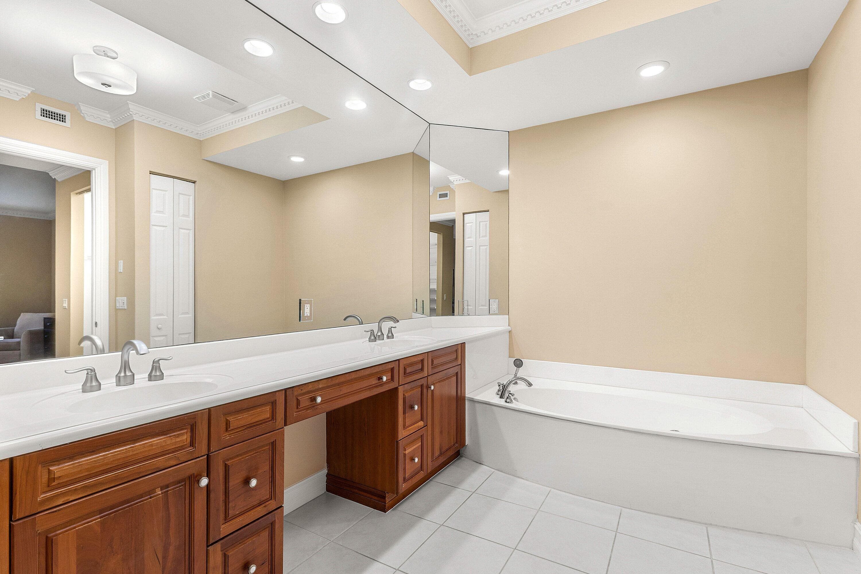 101 Palm Bay Circle A, Palm Beach Gardens, FL 33418 — photo 20 of 32