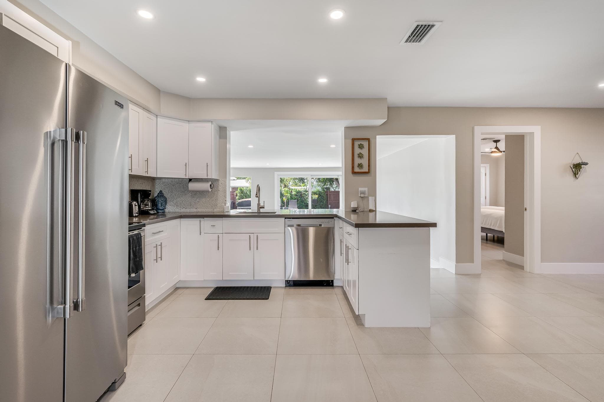 300 SE 8th Court, Pompano Beach, FL 33060 — photo 5 of 27