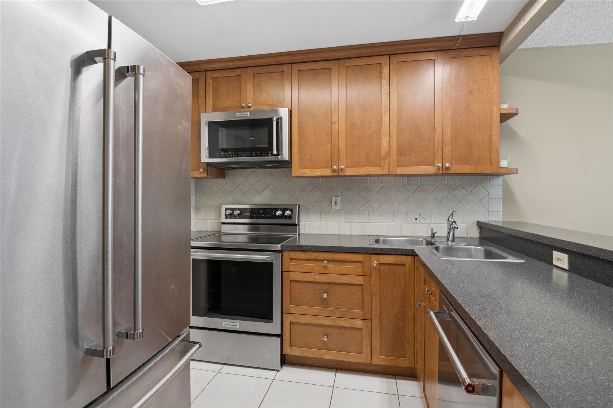 550 Bayshore Drive 314, Fort Lauderdale, FL 33304 — photo 7 of 18