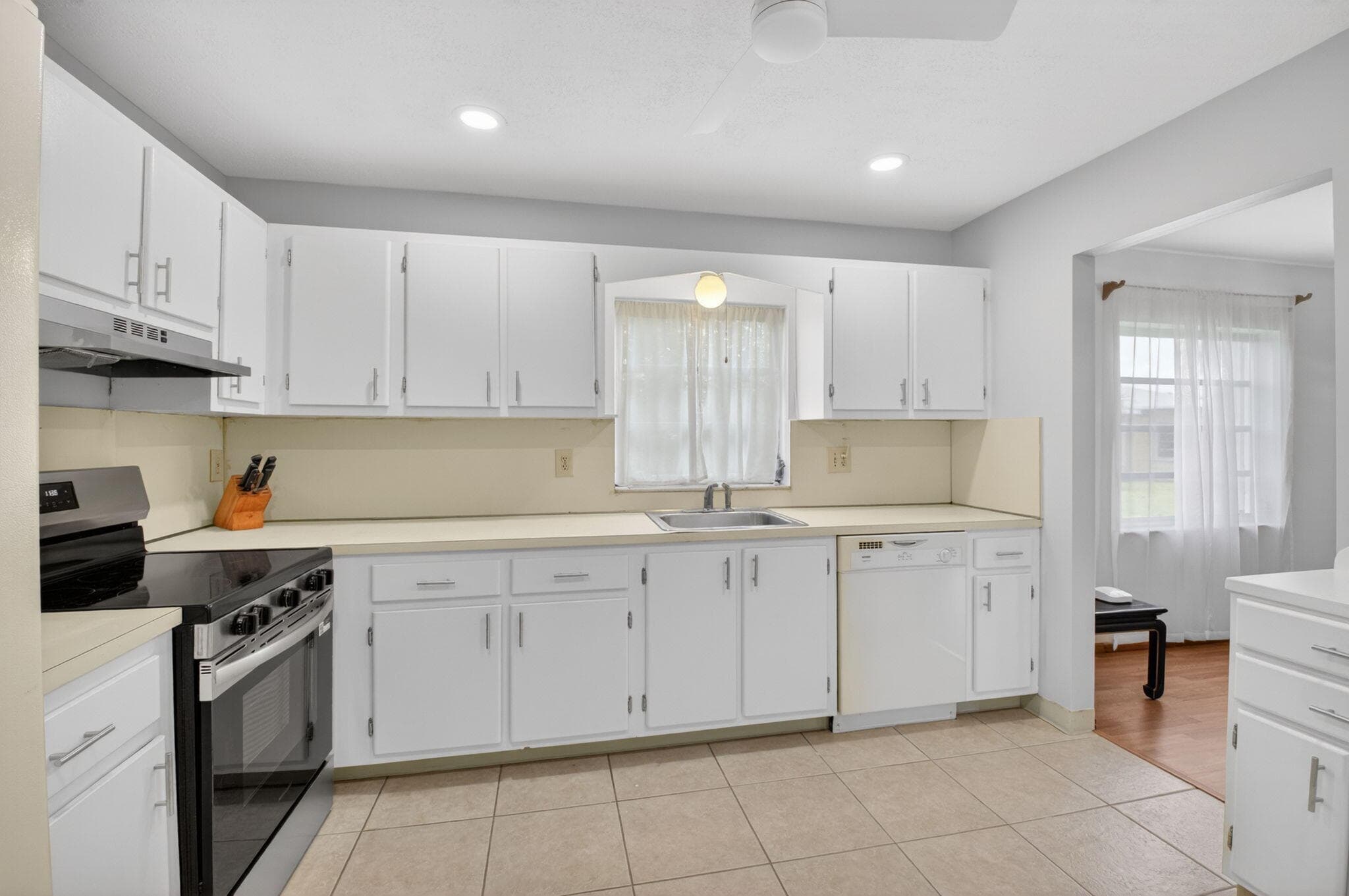 6068 Vía Diana, Delray Beach, FL 33484 — photo 15 of 34