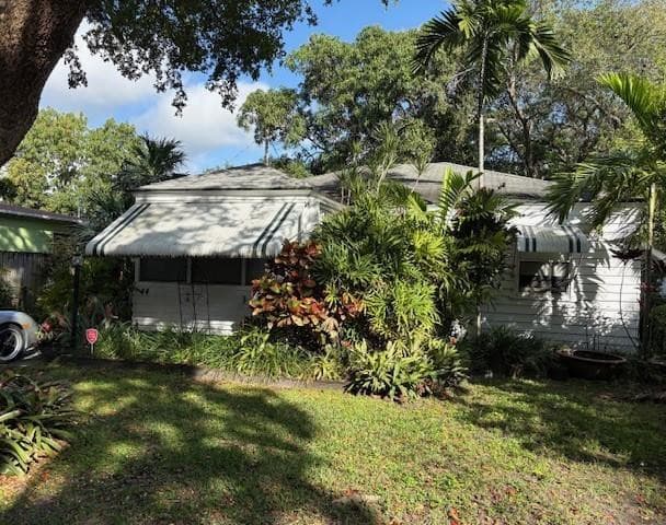 44 SW 5th Street, Dania Beach, FL 33004 — photo 3 of 37