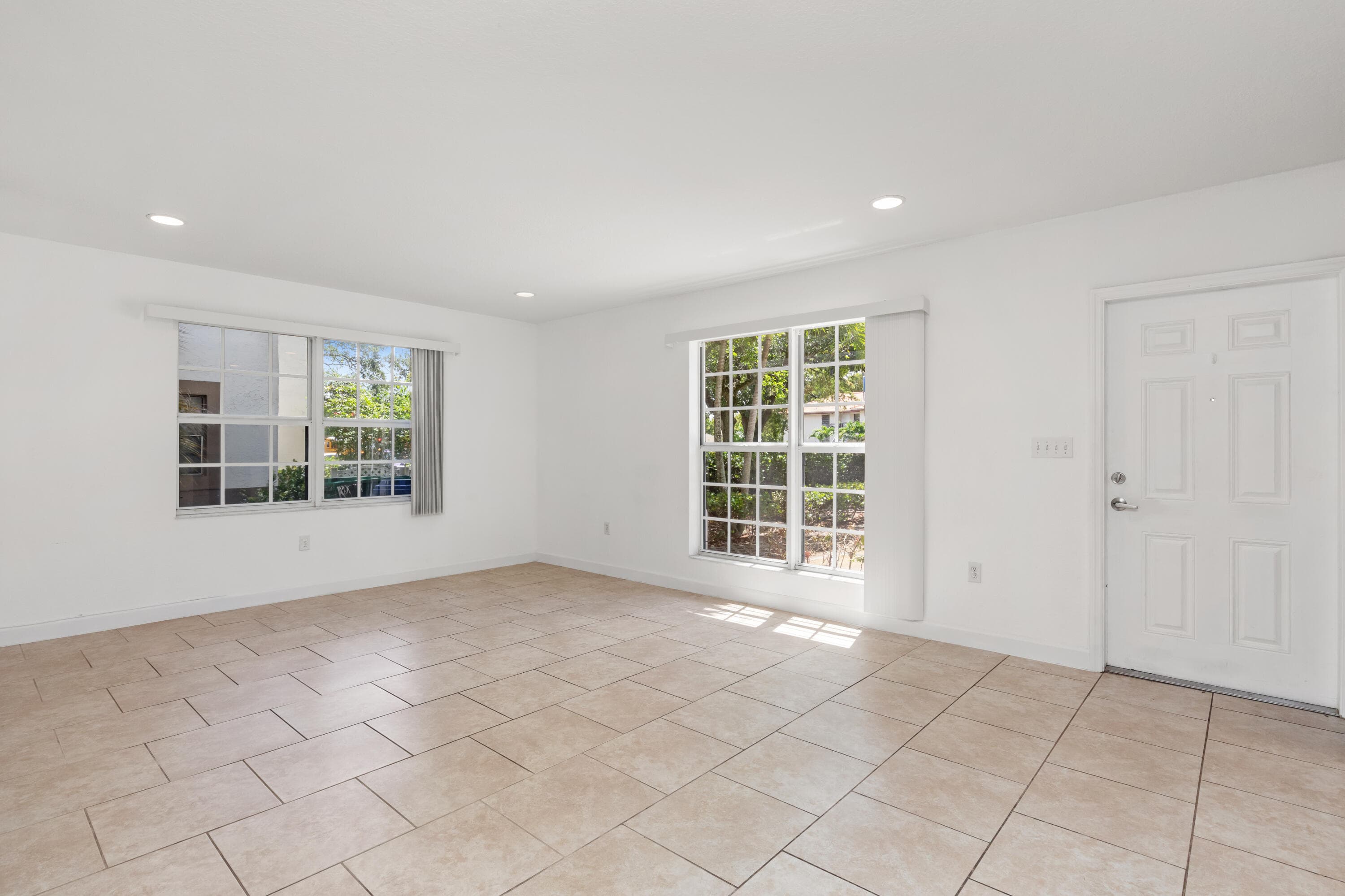 3525 NW 114th Lane, Coral Springs, FL 33065 — photo 10 of 35