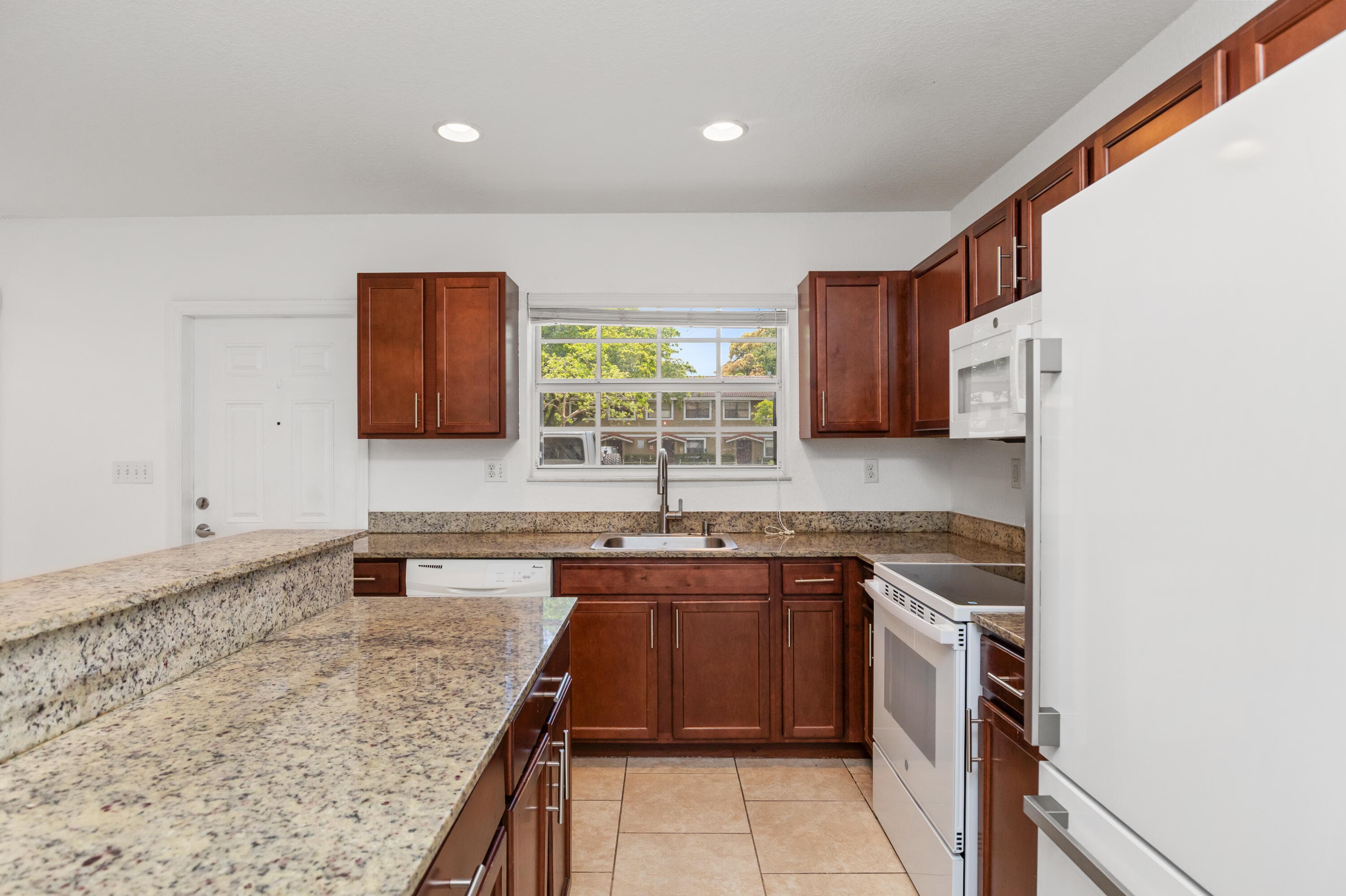 3525 NW 114th Lane, Coral Springs, FL 33065 — photo 4 of 35