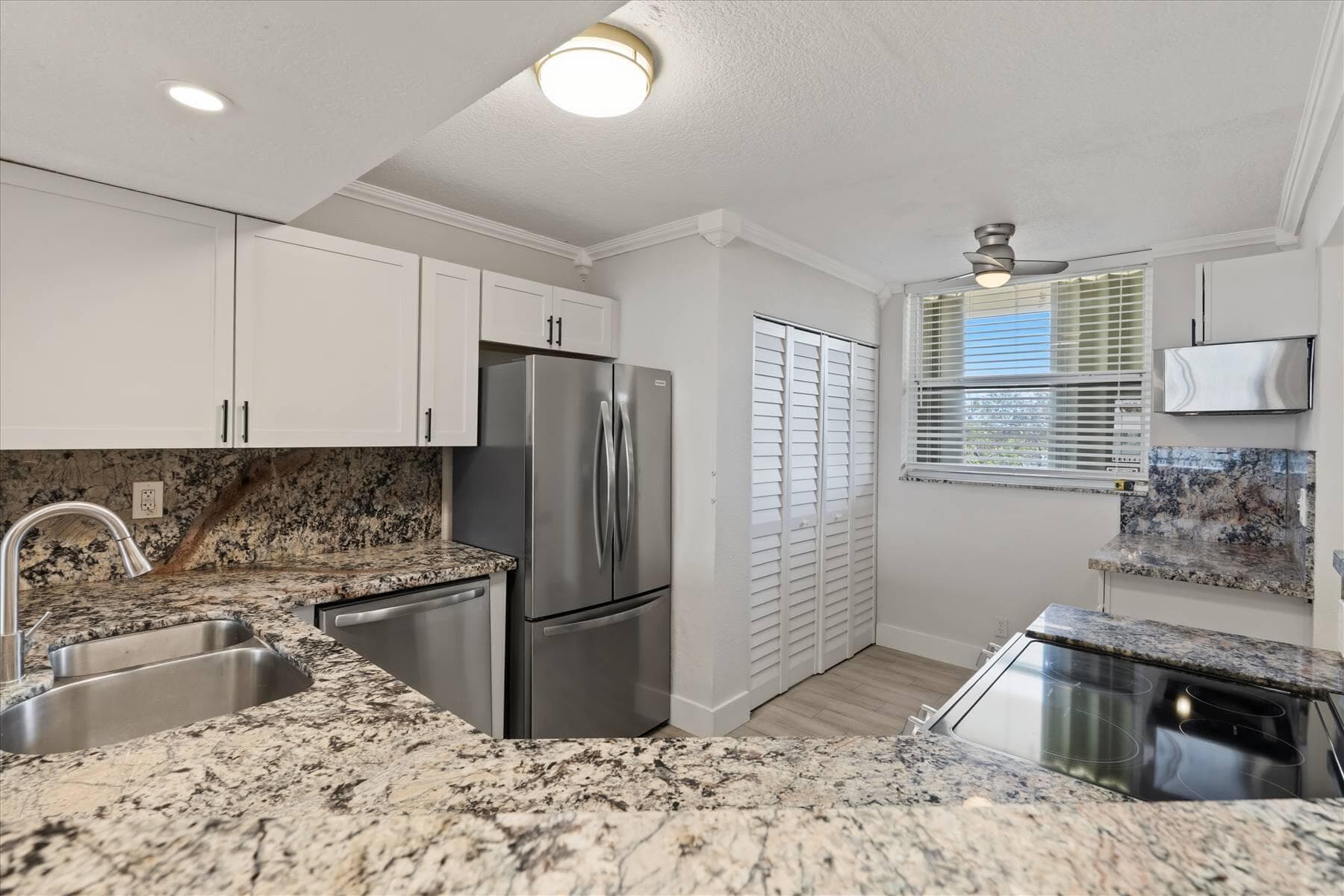 115 Lake Emerald Drive 304, Oakland Park, FL 33309 — photo 6 of 29