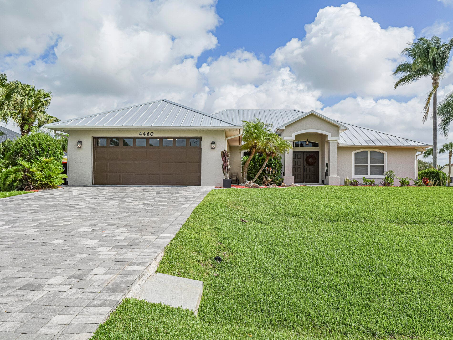 4460 SW 12th Manor SW, Vero Beach, FL 32968 — photo 1 of 28