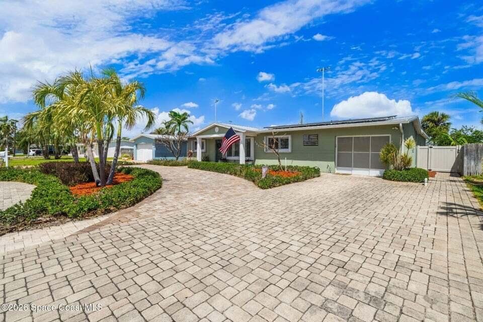121 Algonquin Terrace, Indian Harbour Beach, FL 32937 — photo 2 of 37