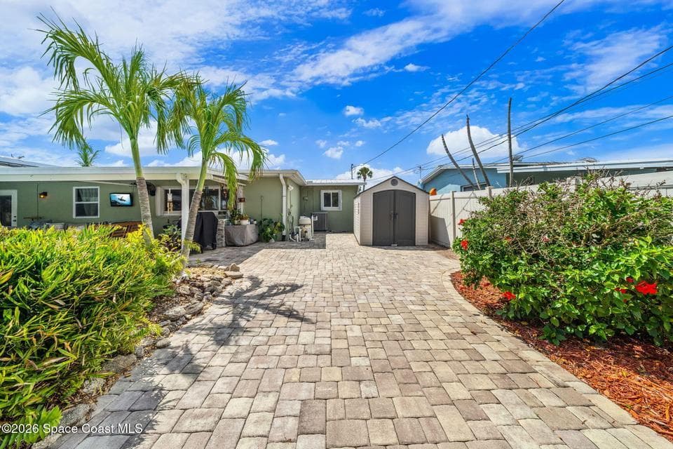 121 Algonquin Terrace, Indian Harbour Beach, FL 32937 — photo 6 of 37