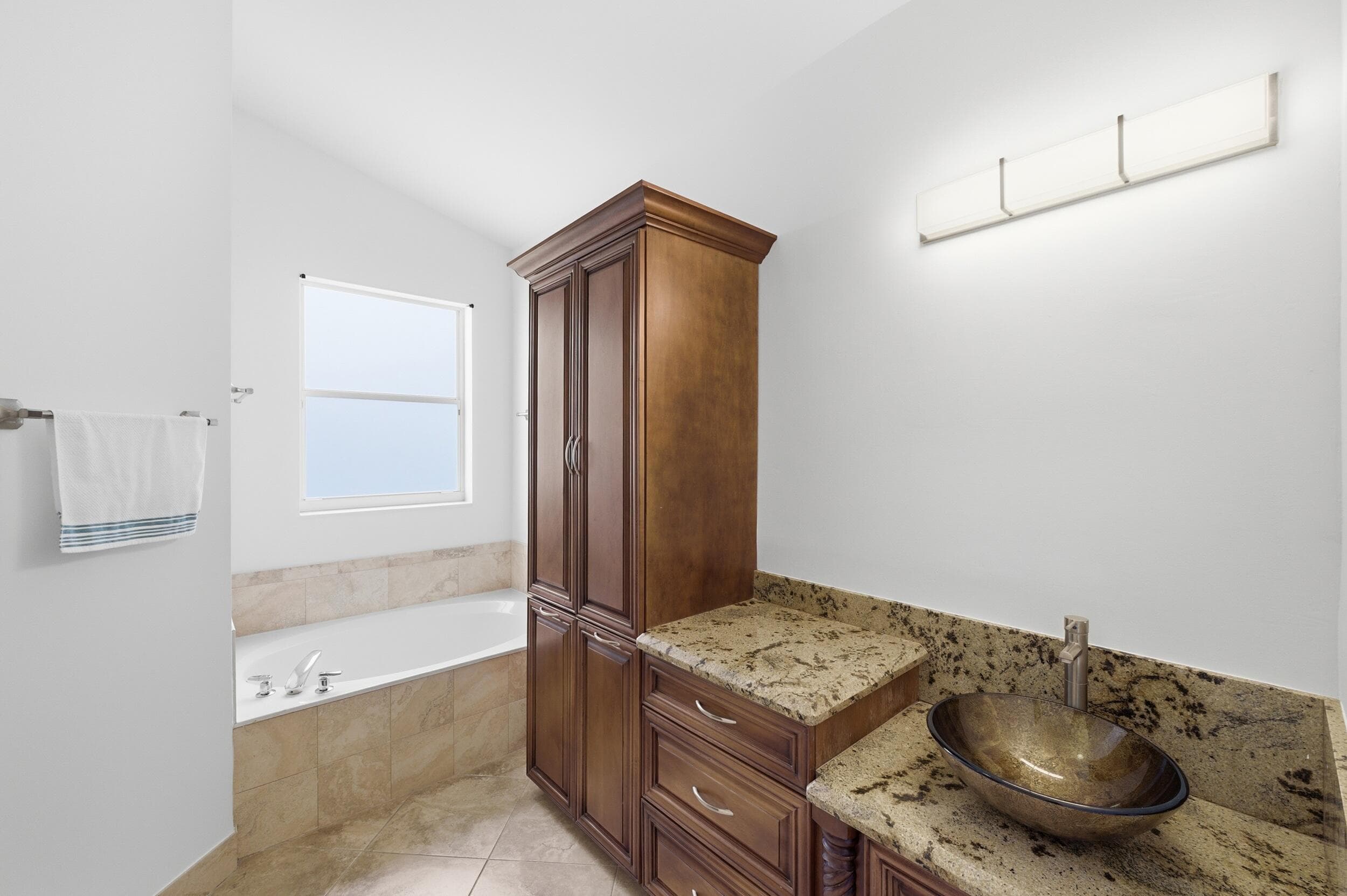 8534 Vía D Oro, Boca Raton, FL 33433 — photo 25 of 34