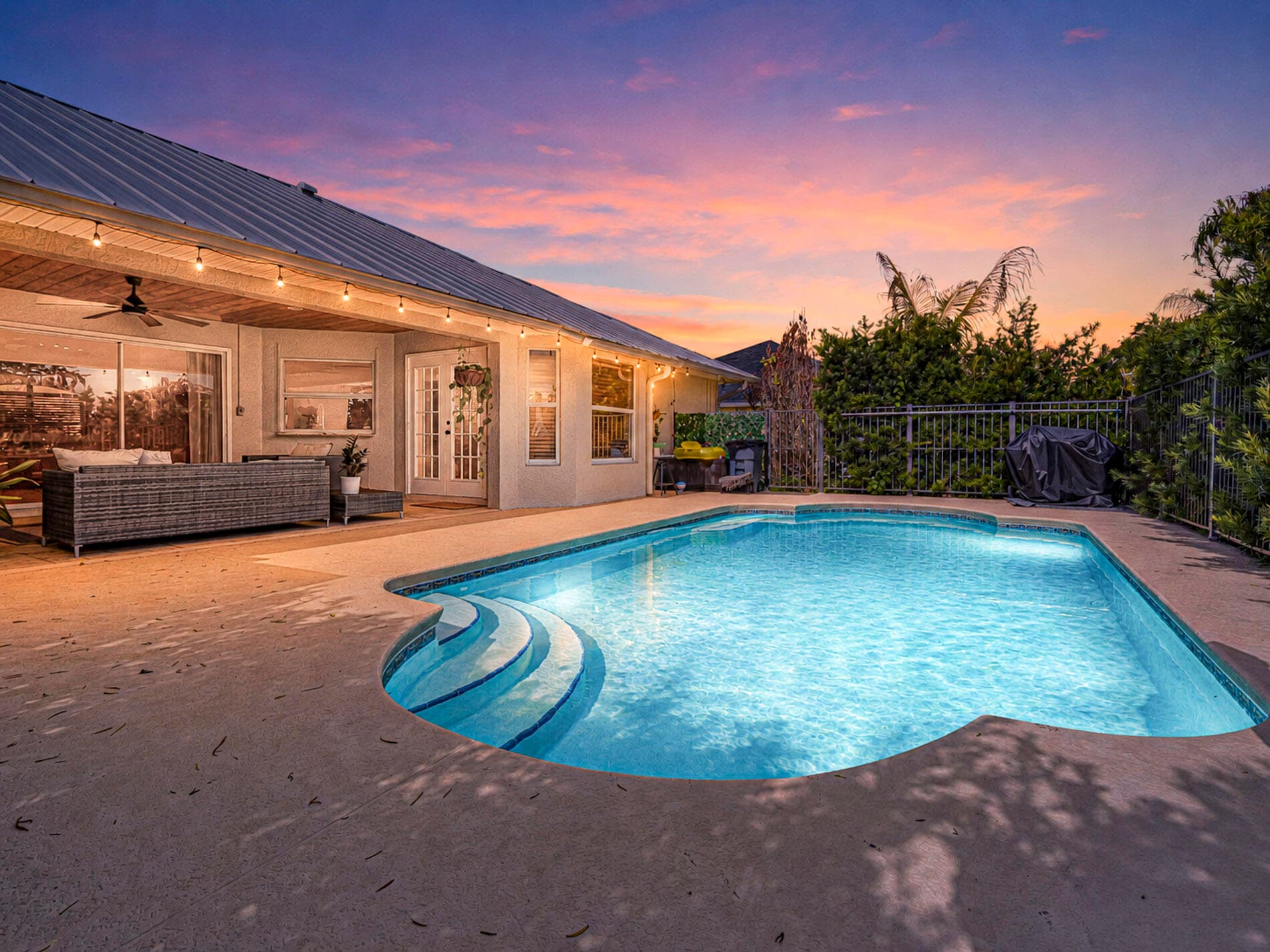 4460 SW 12th Manor SW, Vero Beach, FL 32968 — photo 2 of 28