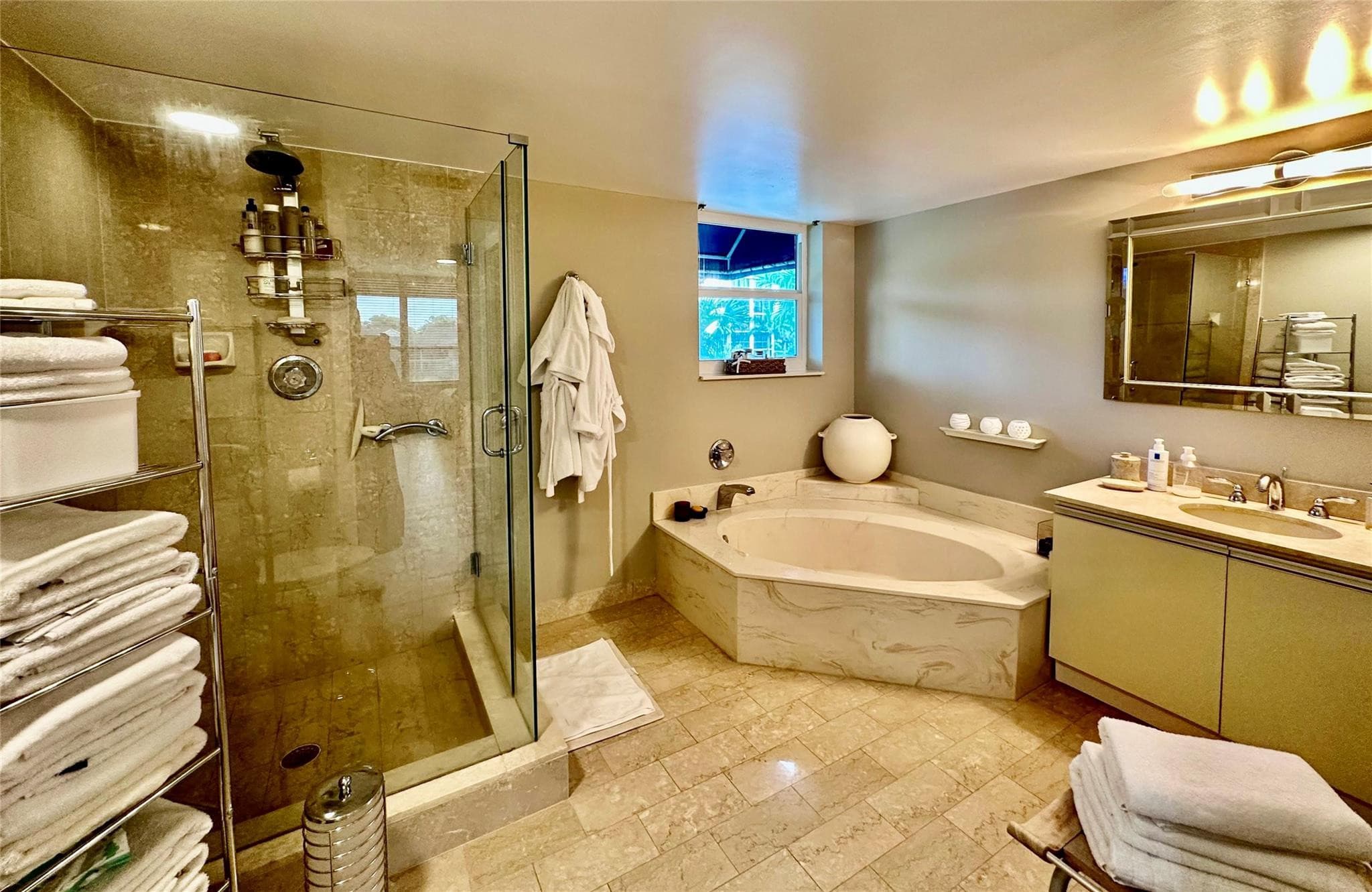 7582 Regency Lake Drive, Boca Raton, FL 33433 — photo 11 of 20