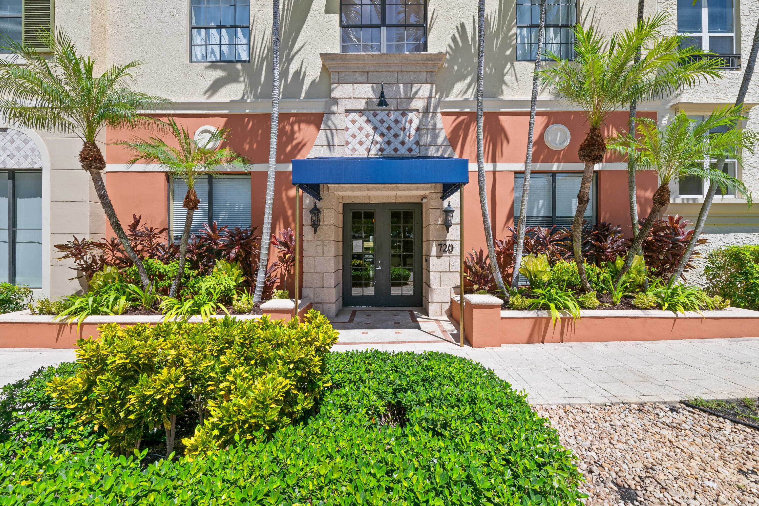 720 S Sapodilla Avenue 502, West Palm Beach, FL 33401 — photo 26 of 27