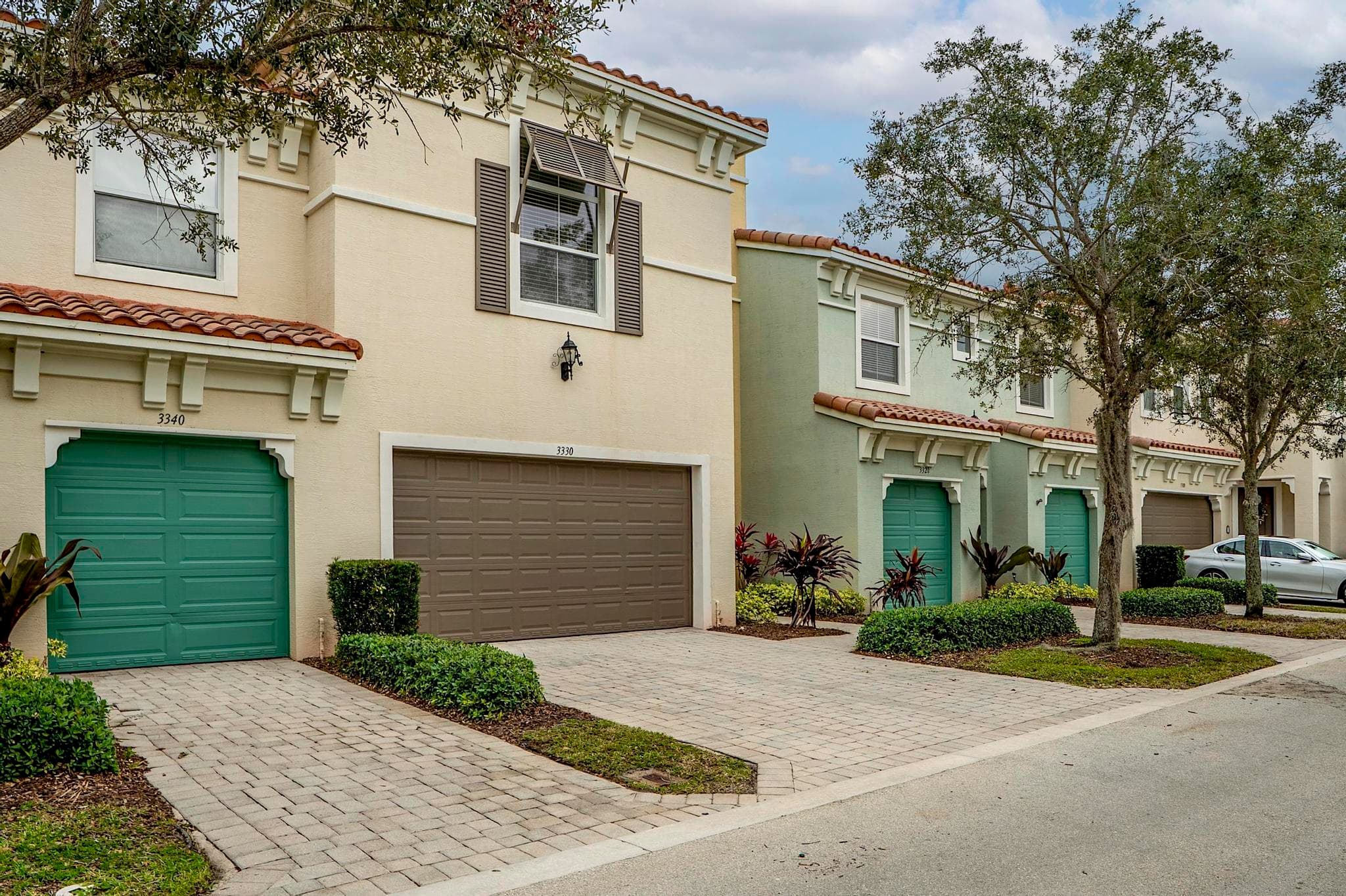 3330 NW 124th Way, Sunrise, FL 33323 — photo 1 of 60