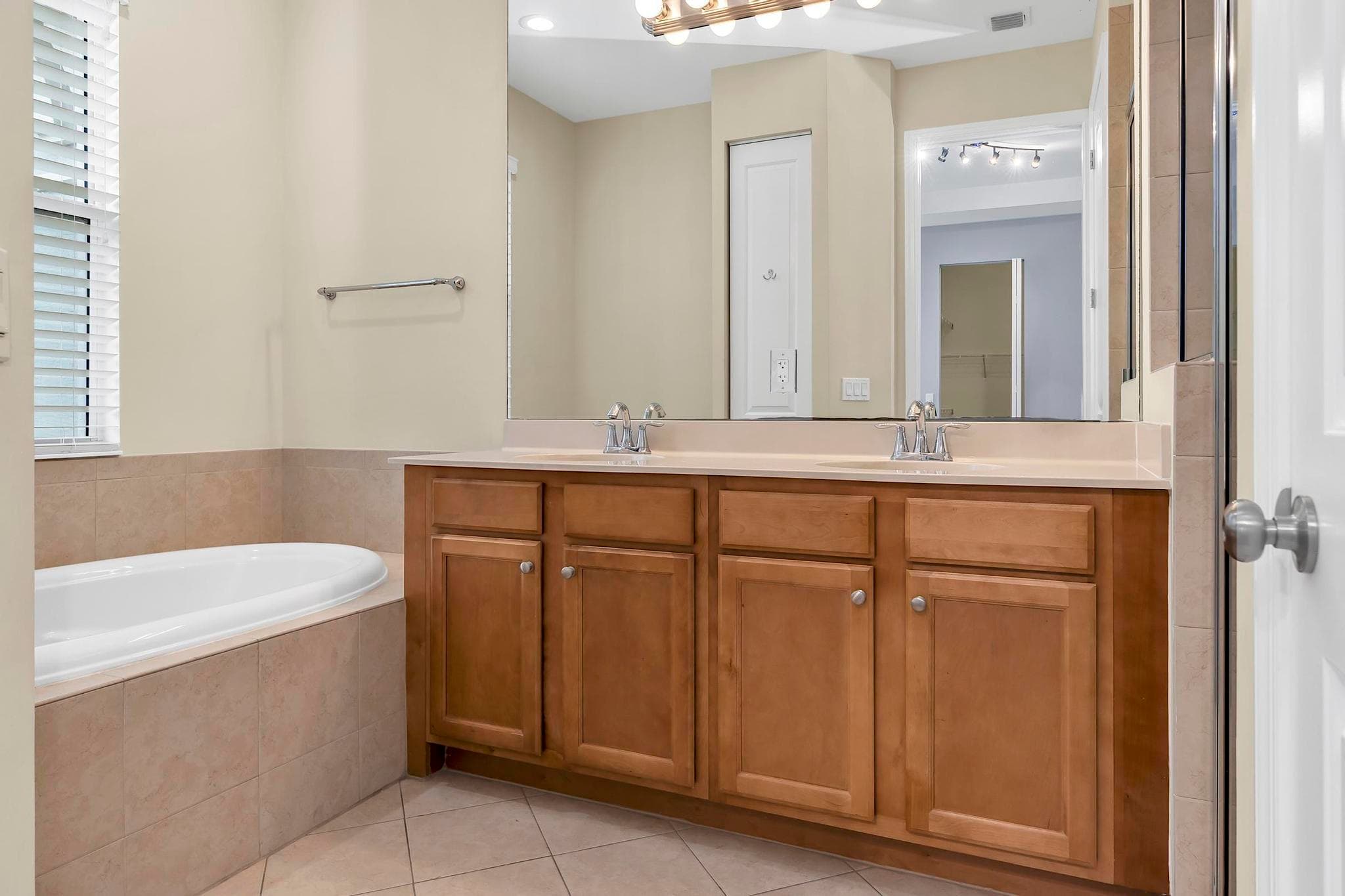 3330 NW 124th Way, Sunrise, FL 33323 — photo 14 of 60