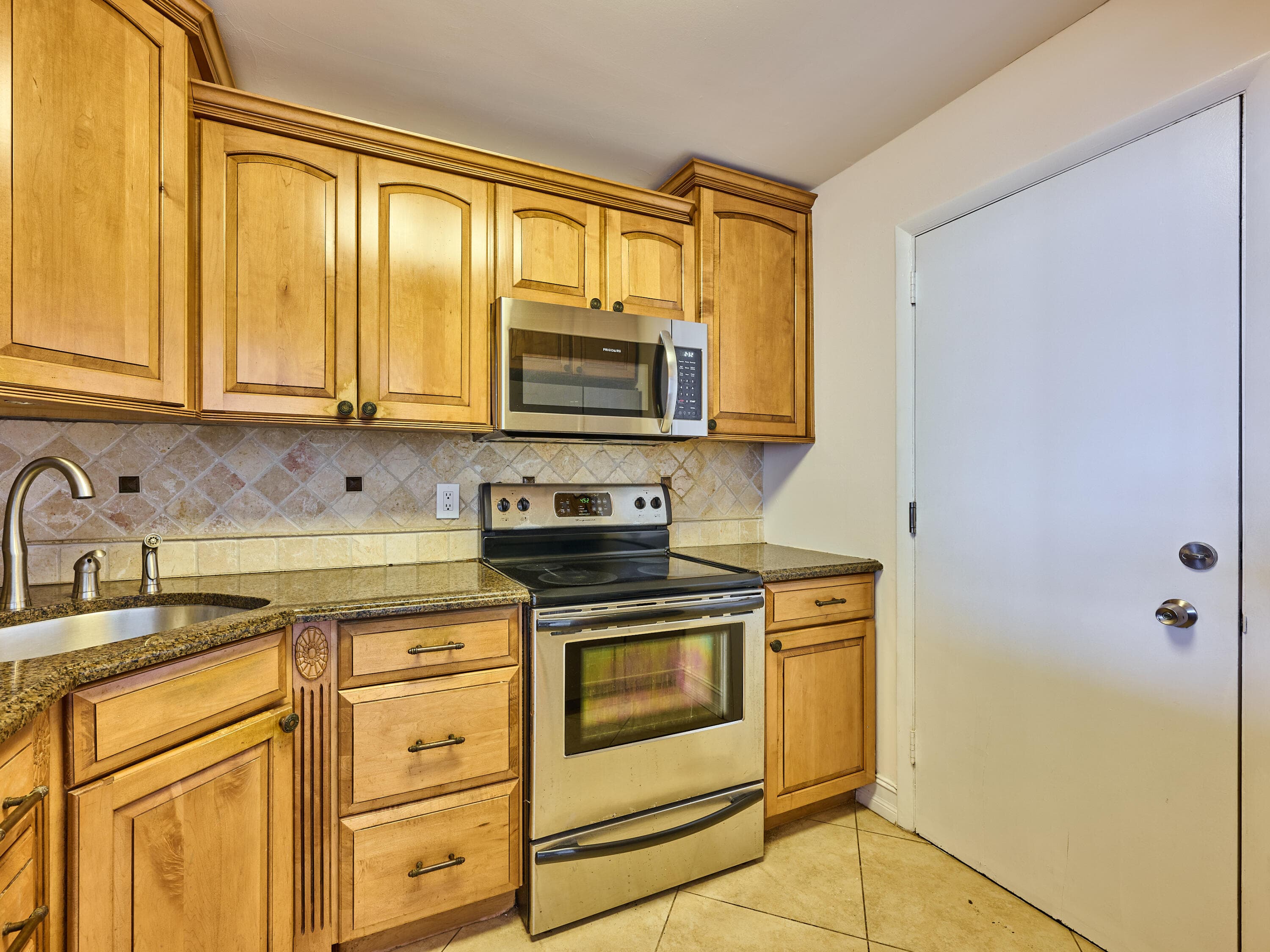 305 N Pompano Beach Boulevard 1204, Pompano Beach, FL 33062 — photo 8 of 44