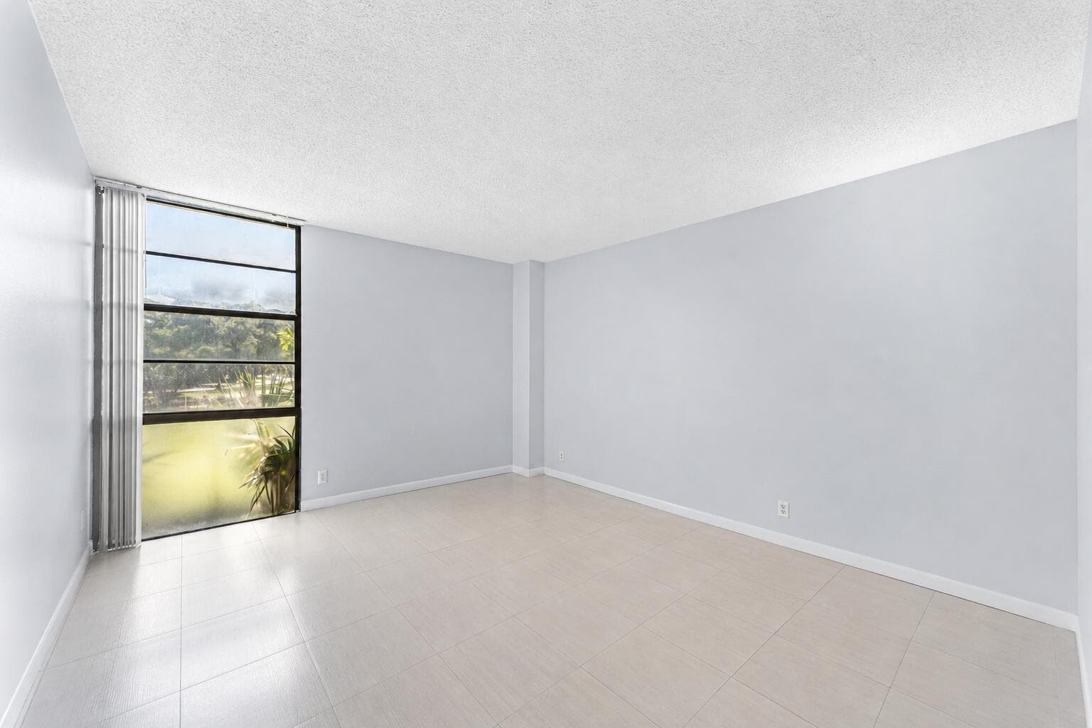 20500 W Country Club Drive 210, Aventura, FL 33180 — photo 40 of 41