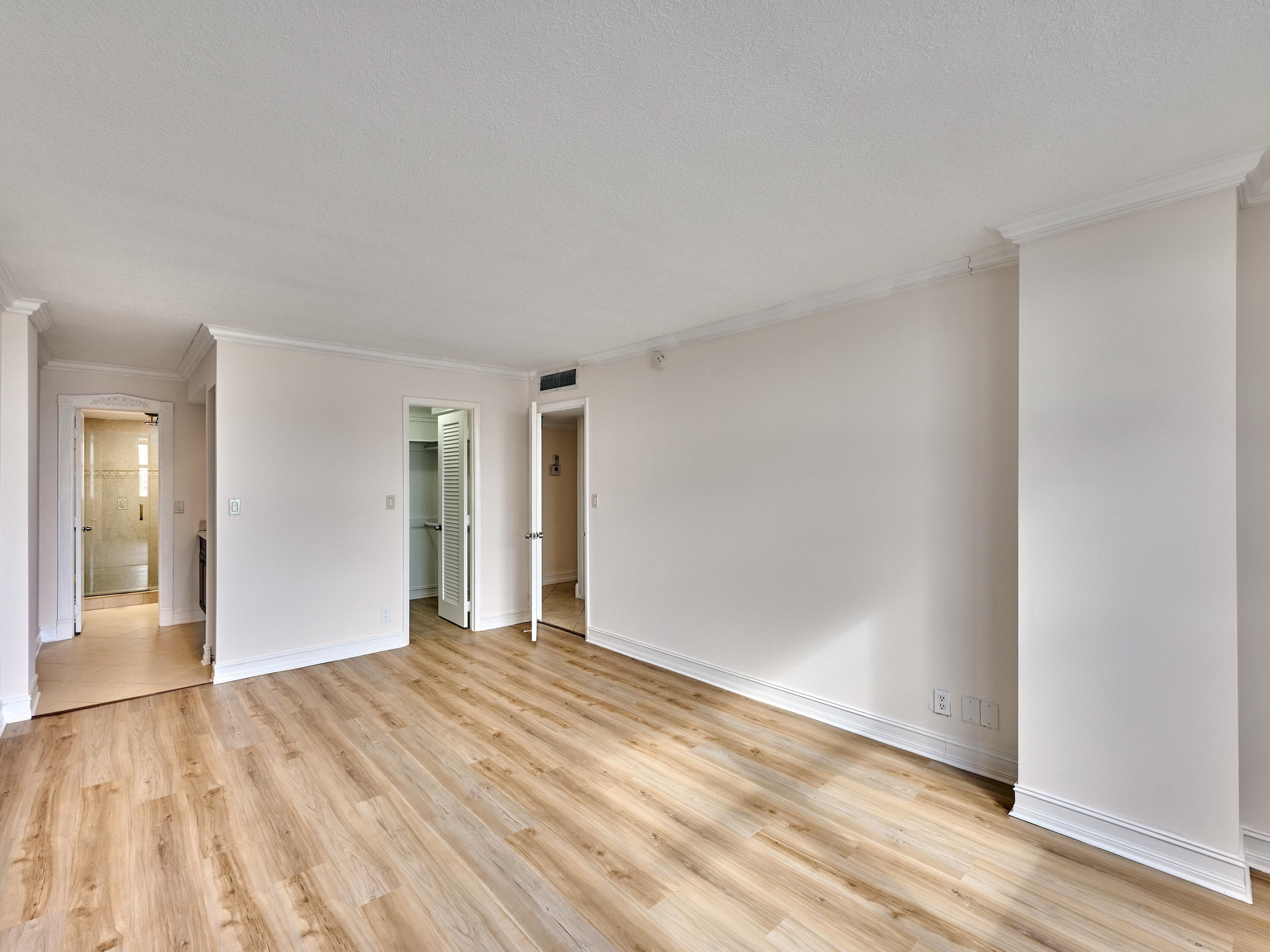 305 N Pompano Beach Boulevard 1204, Pompano Beach, FL 33062 — photo 16 of 44