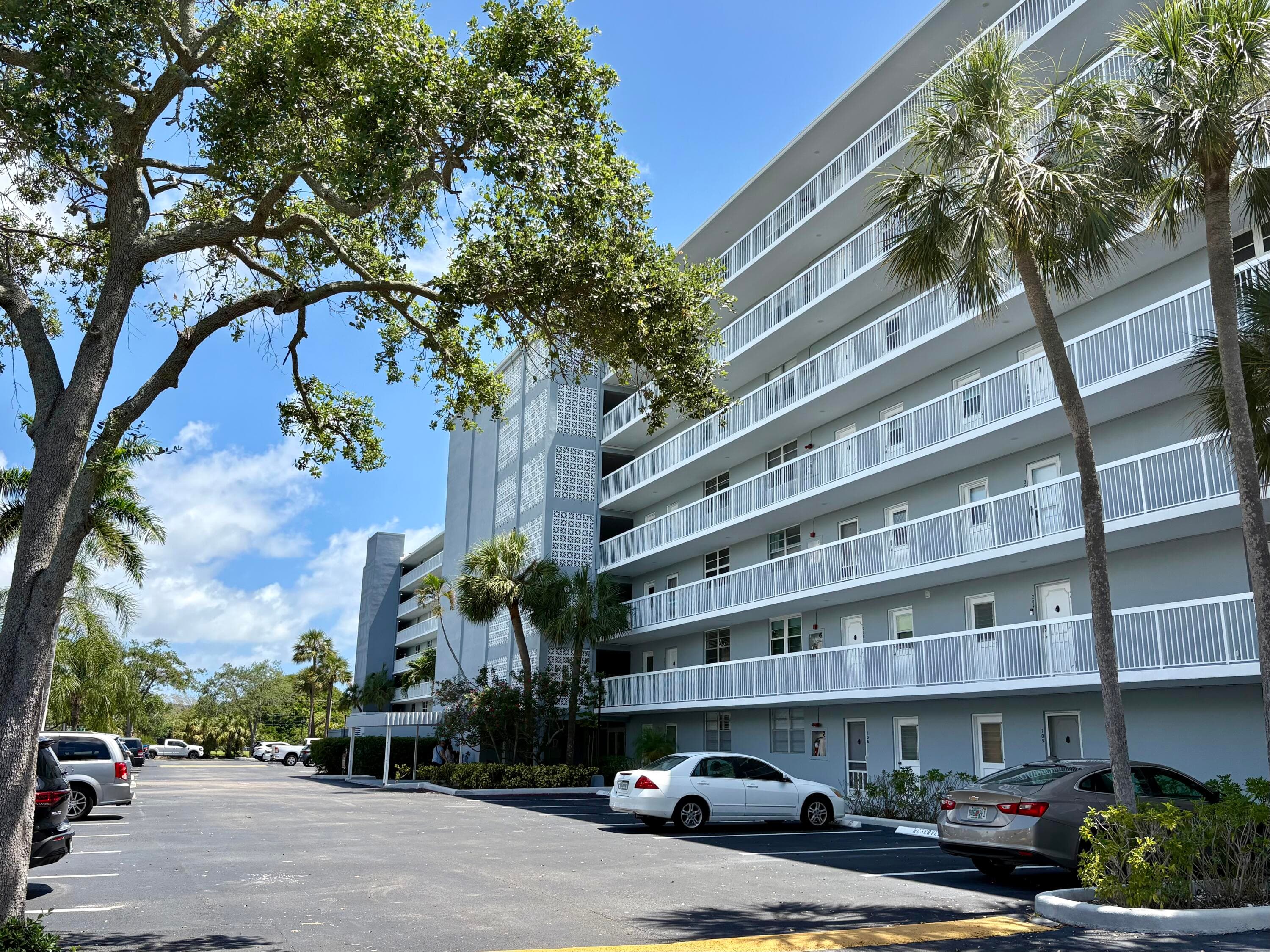 5700 NW 2nd Avenue 203, Boca Raton, FL 33487 — photo 1 of 30