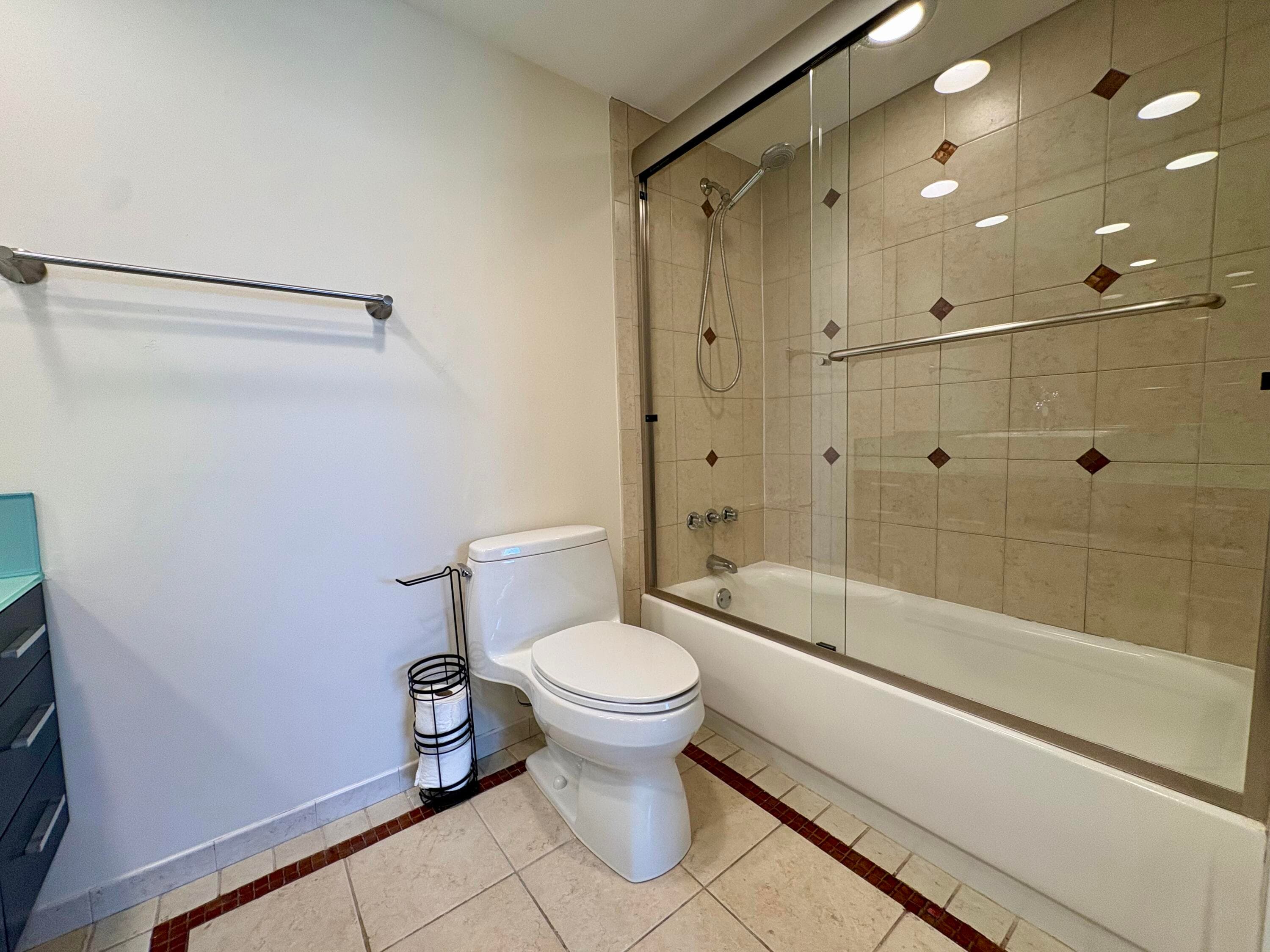 5700 NW 2nd Avenue 203, Boca Raton, FL 33487 — photo 17 of 30