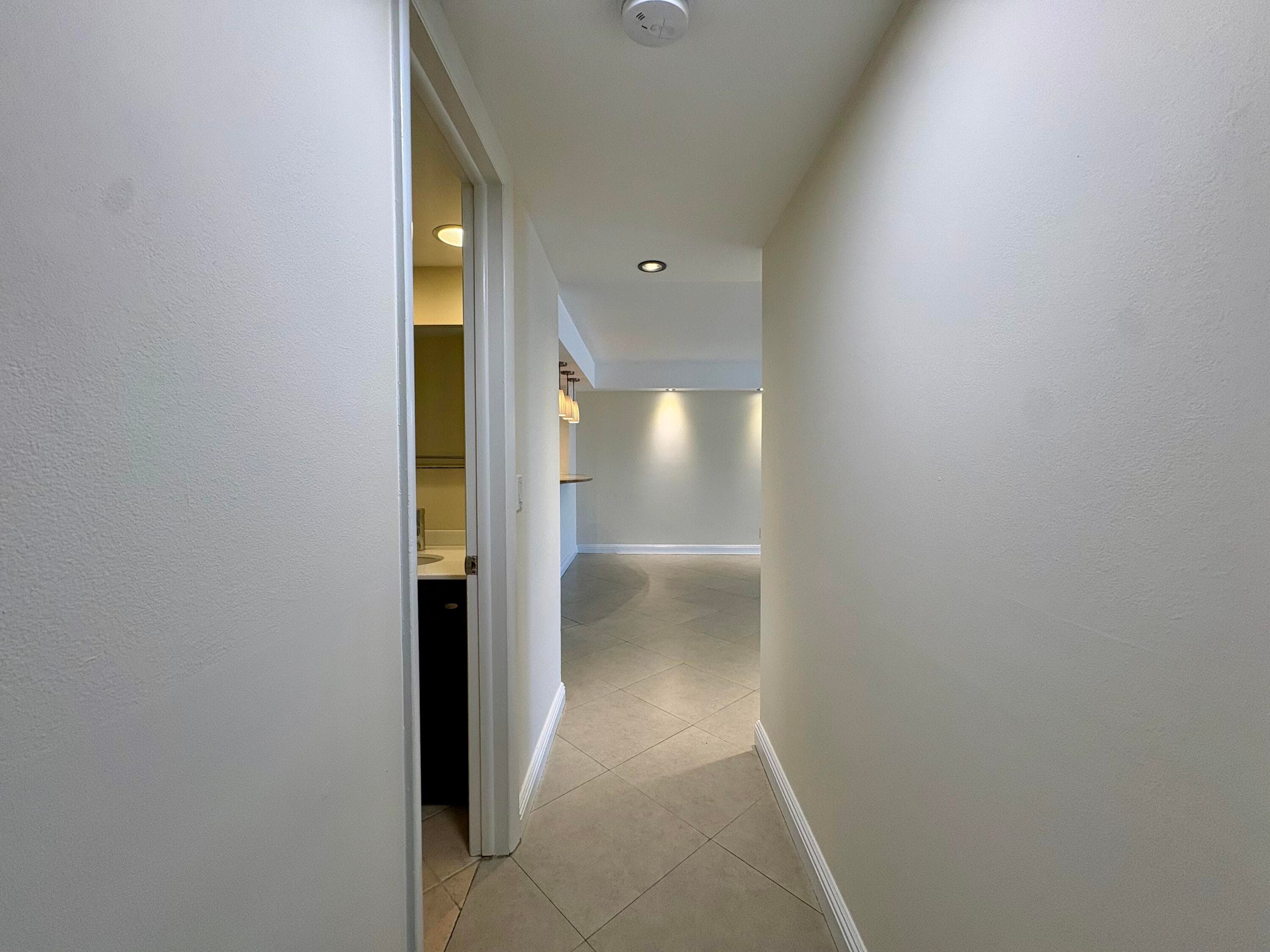 5700 NW 2nd Avenue 203, Boca Raton, FL 33487 — photo 13 of 30