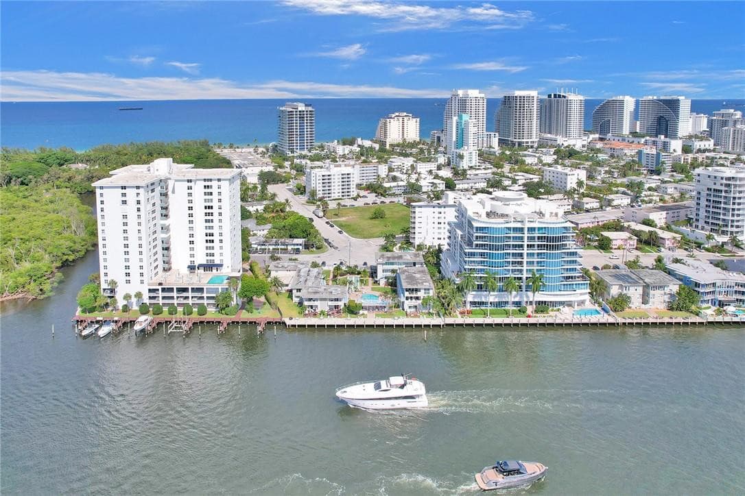 720 Orton Avenue 404, Fort Lauderdale, FL 33304 — photo 4 of 47