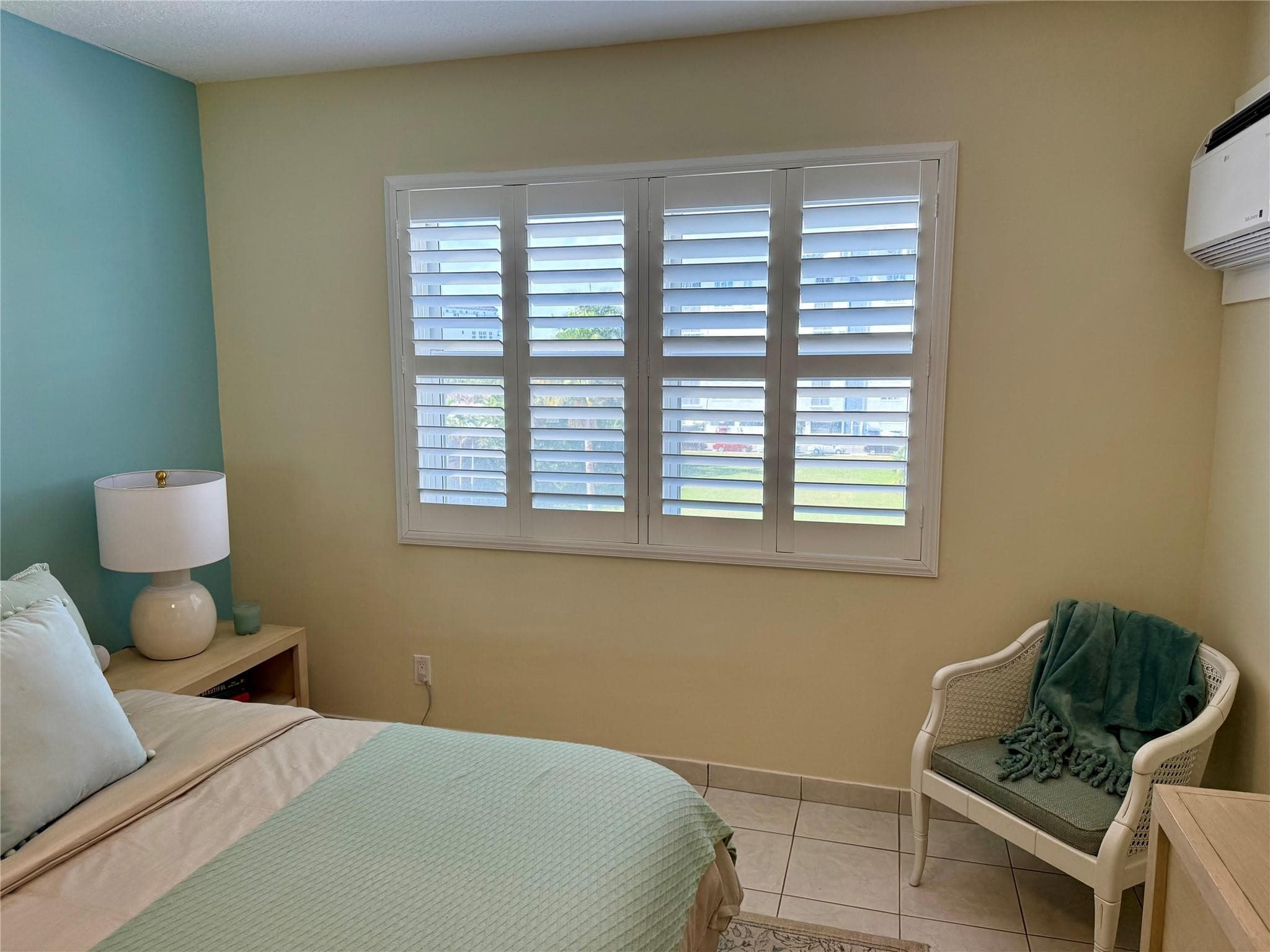 720 Orton Avenue 404, Fort Lauderdale, FL 33304 — photo 8 of 47