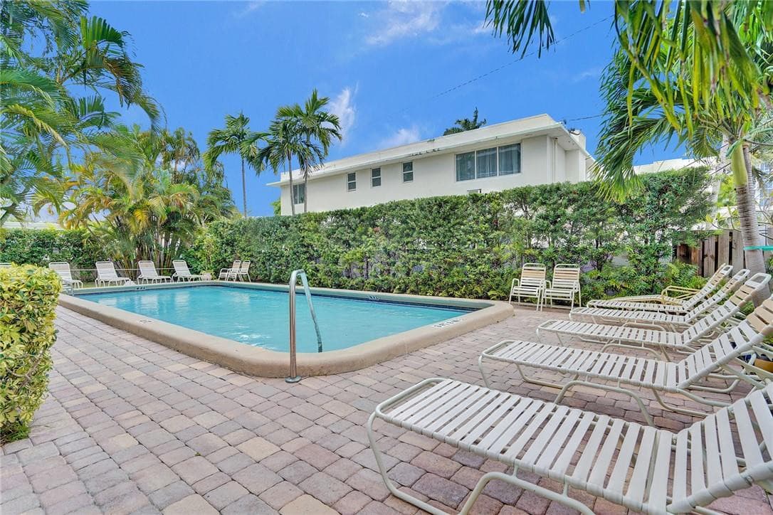 720 Orton Avenue 404, Fort Lauderdale, FL 33304 — photo 31 of 47