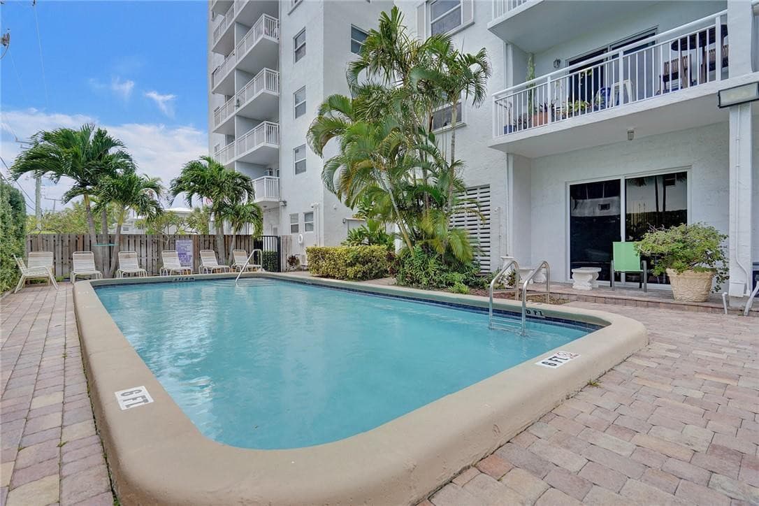 720 Orton Avenue 404, Fort Lauderdale, FL 33304 — photo 34 of 47