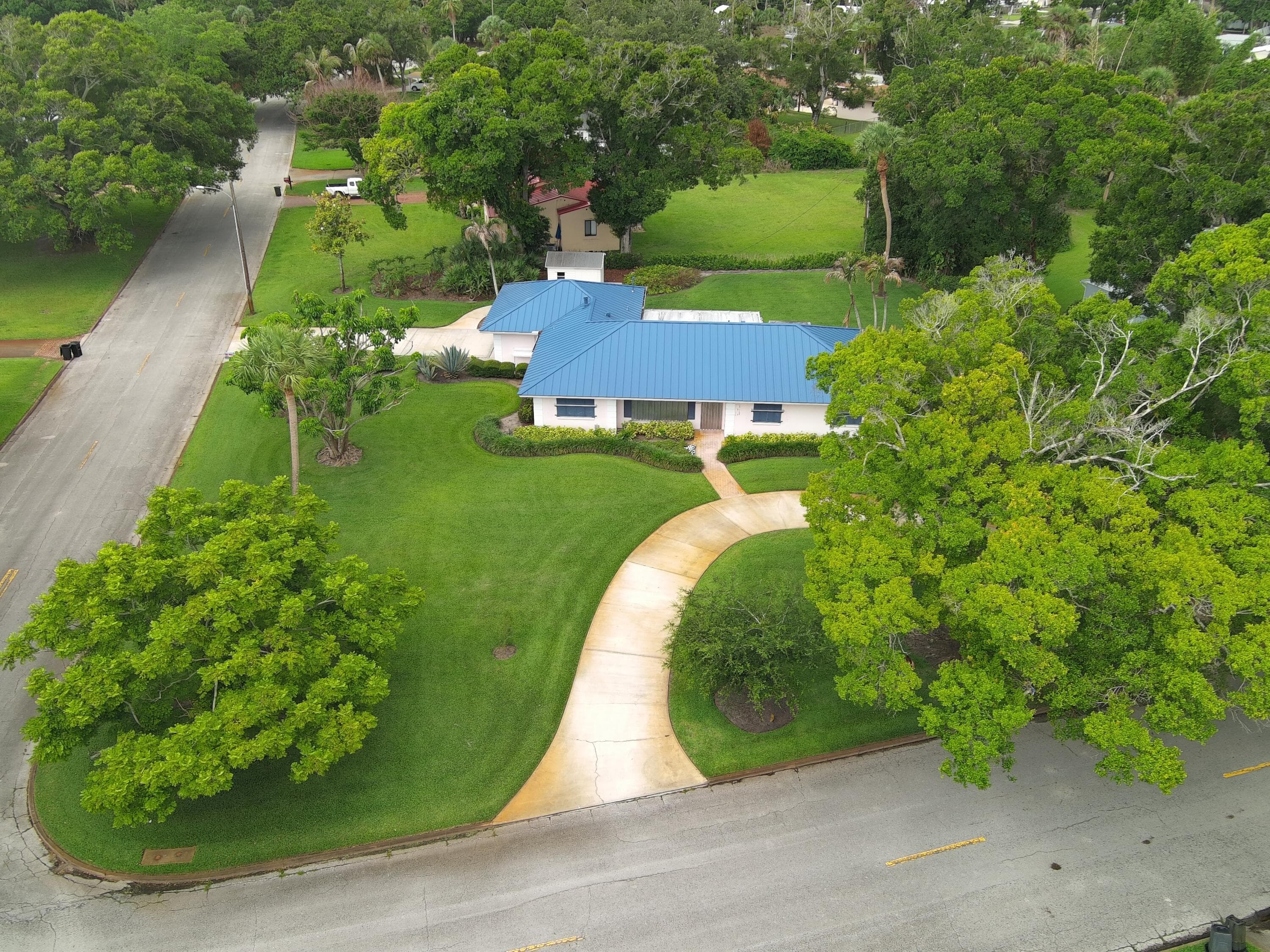 2301 Avalon Avenue, Vero Beach, FL 32960 — photo 39 of 54