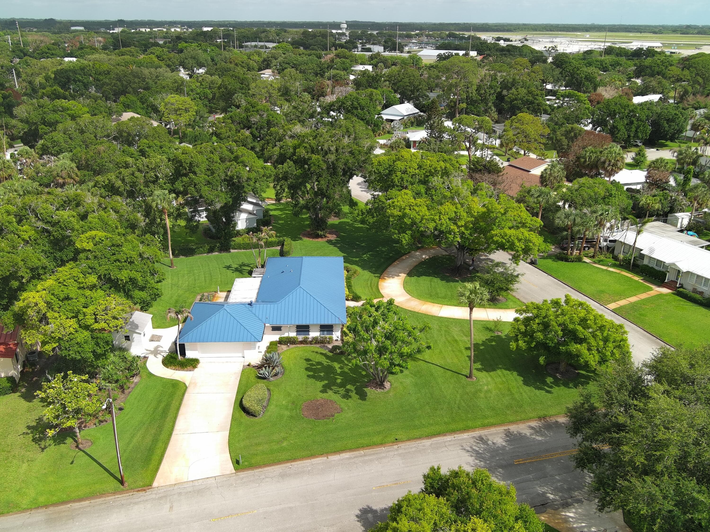 2301 Avalon Avenue, Vero Beach, FL 32960 — photo 36 of 54
